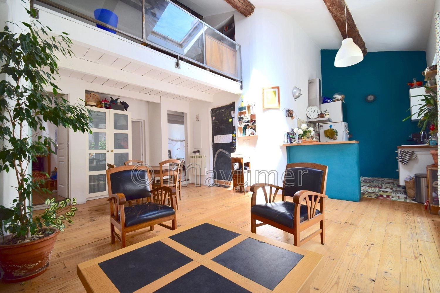 Salon Parquet Hauteur sous plafond