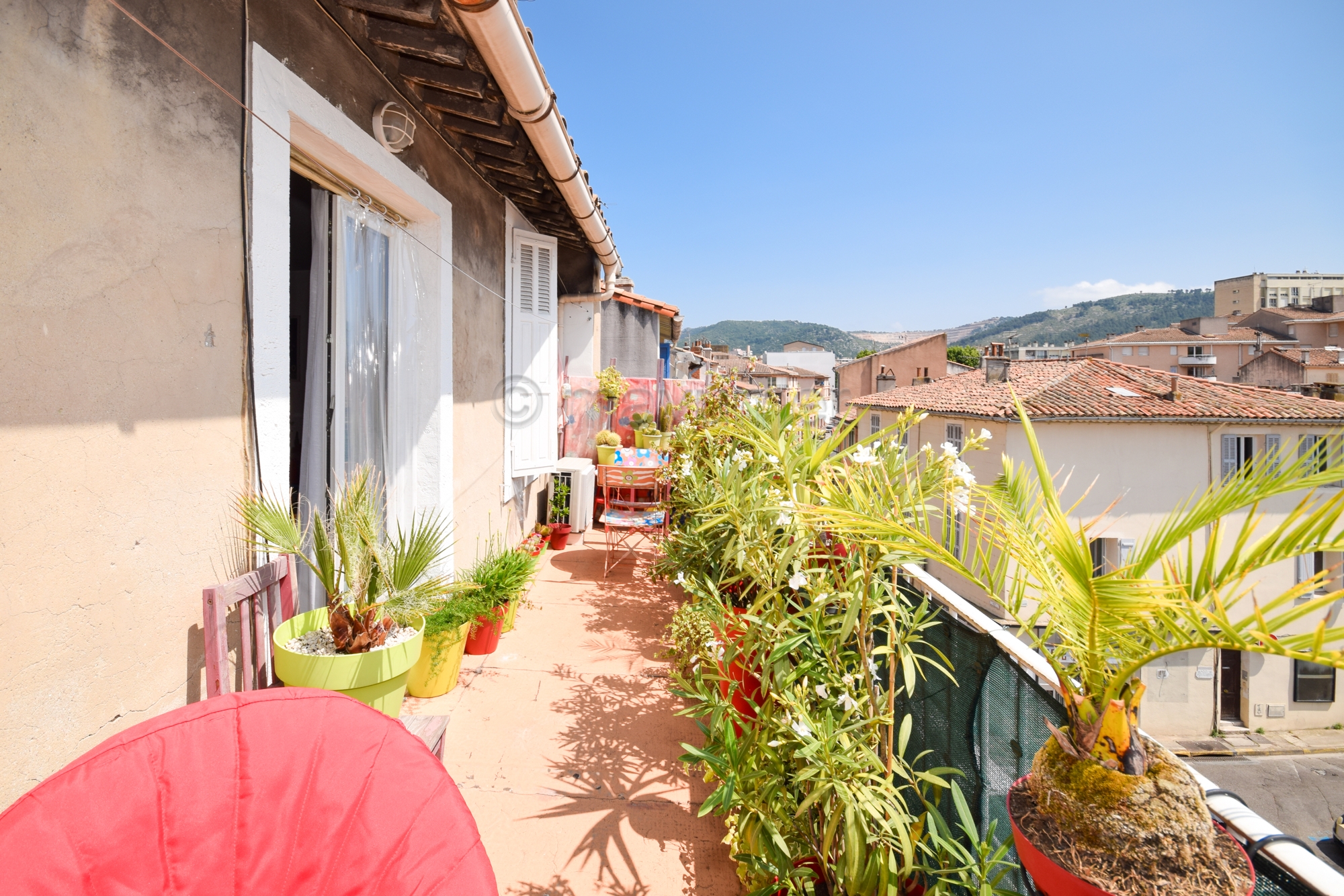 T2 avec terrasse en dernier étage République 13400 AUBAGNE n°5