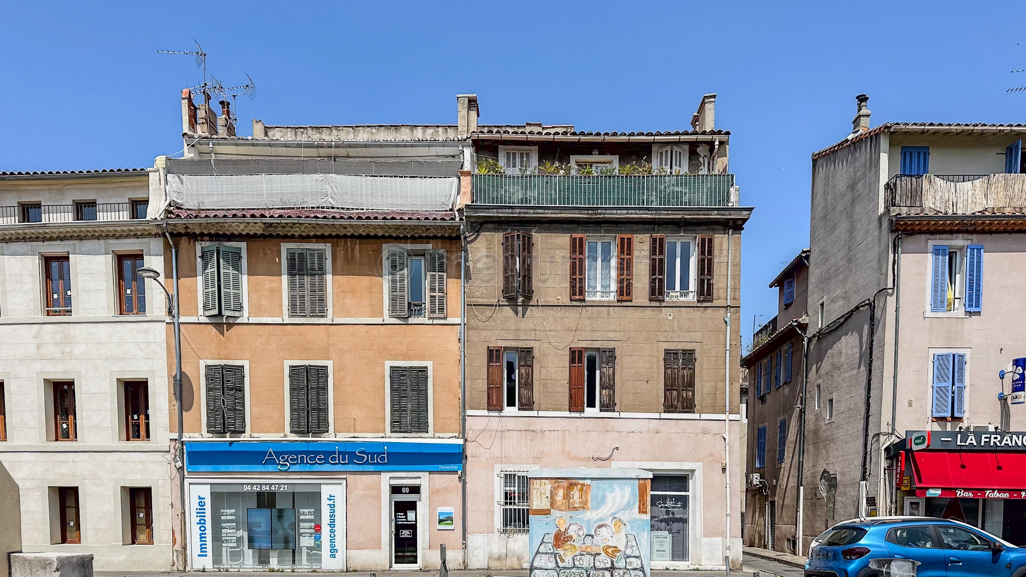 T2 avec terrasse en dernier étage République 13400 AUBAGNE n°4
