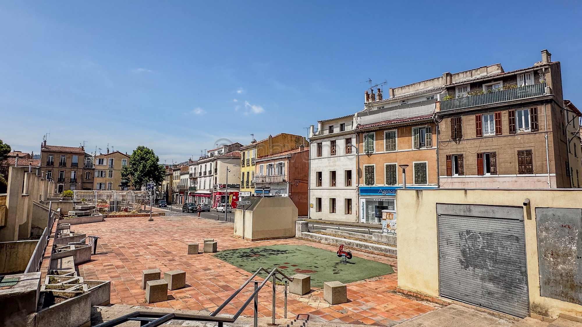 T2 avec terrasse en dernier étage République 13400 AUBAGNE n°7