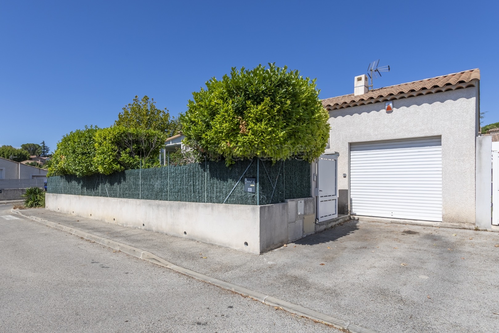 Maison de plain pied - jardin - piscine - garage - 13380 Plan de Cuques n°15