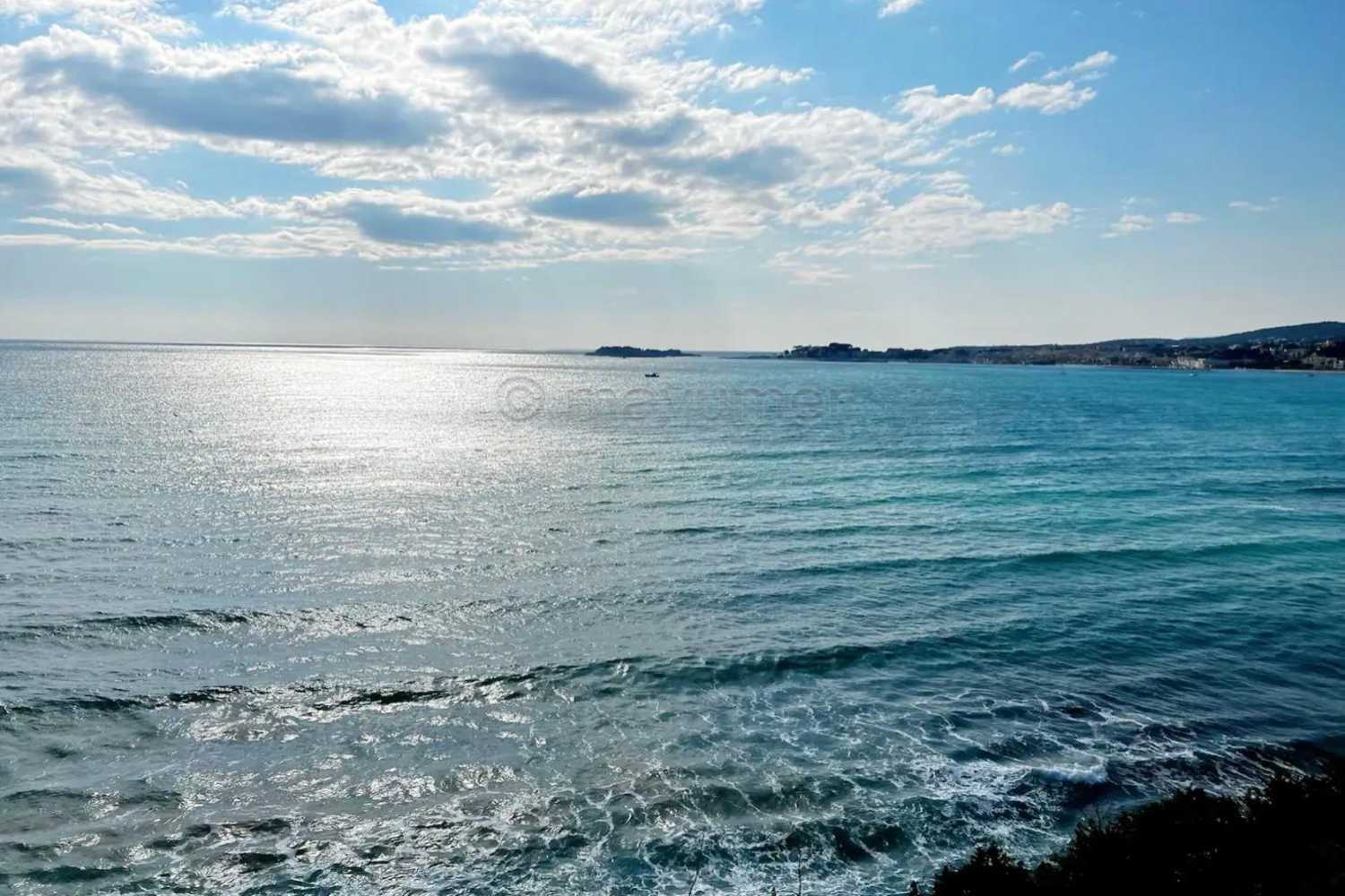 Superbe duplex T4 avec vue mer & jacuzzi – 83110 Sanary-sur-Mer (La Gorguette)