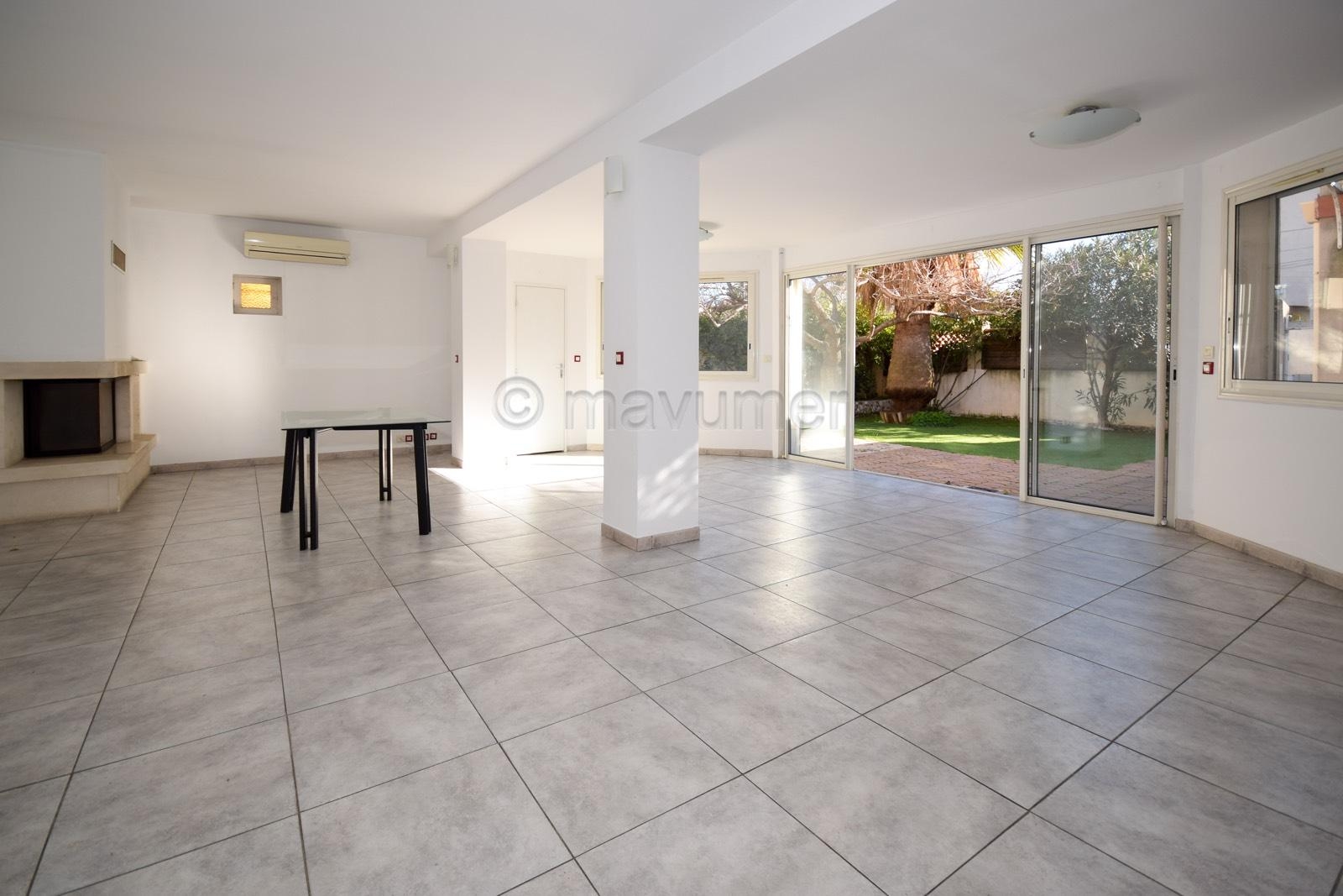 Maison familiale avec jardin, terrasses, garage St Marguerite- Dromel– 13009 Marseille n°1