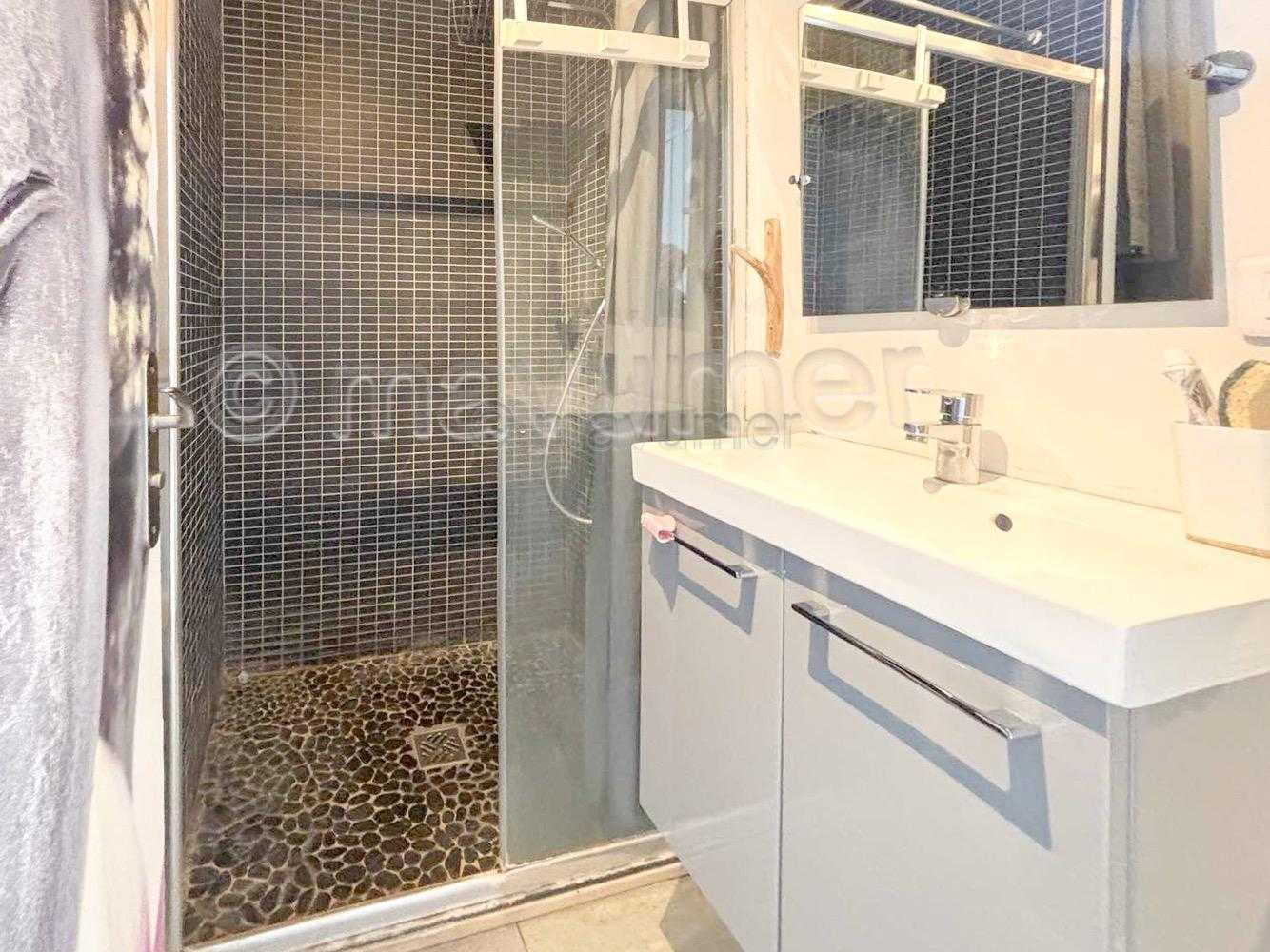 Grand studio meublé avec balcon et vue dégagée - résidence Valmante - 13009 Marseille n°11