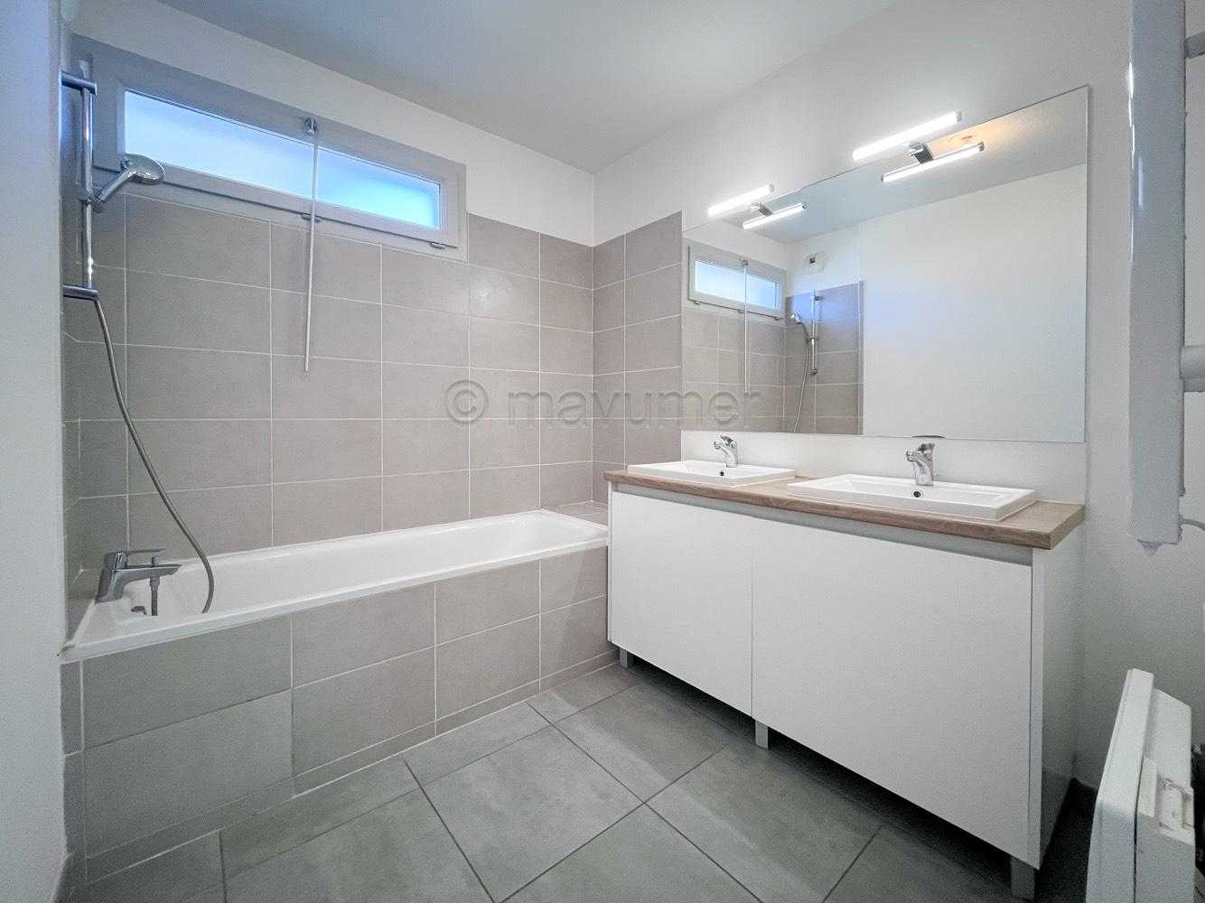 Appartement T3 - terrasse - box double - dernier étage -Les Camoins - 13011 Marseille n°3