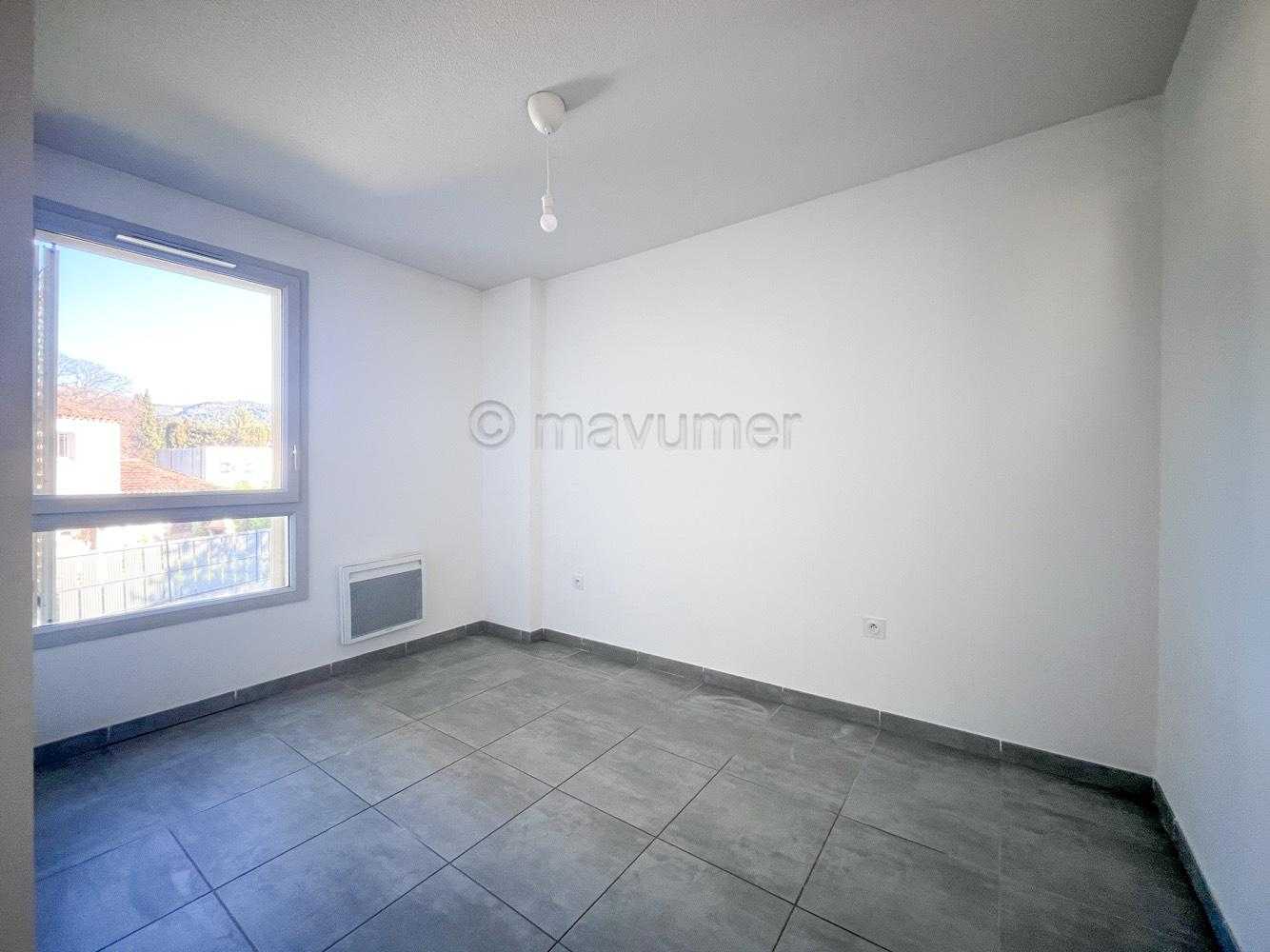 Appartement T3 - terrasse - box double - dernier étage -Les Camoins - 13011 Marseille n°5