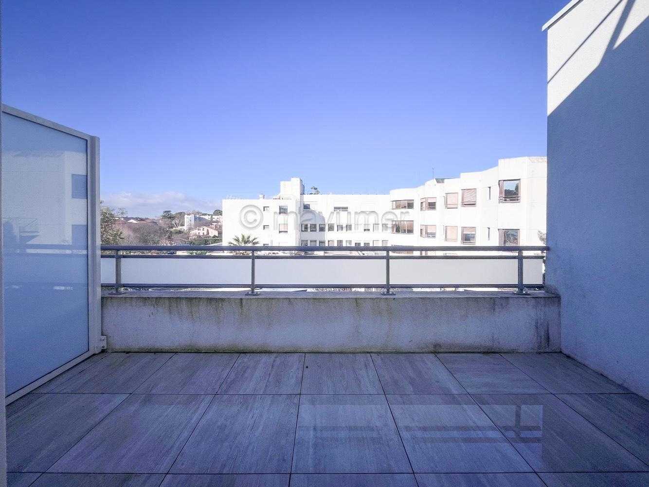 Appartement T3 - terrasse - box double - dernier étage -Les Camoins - 13011 Marseille n°7