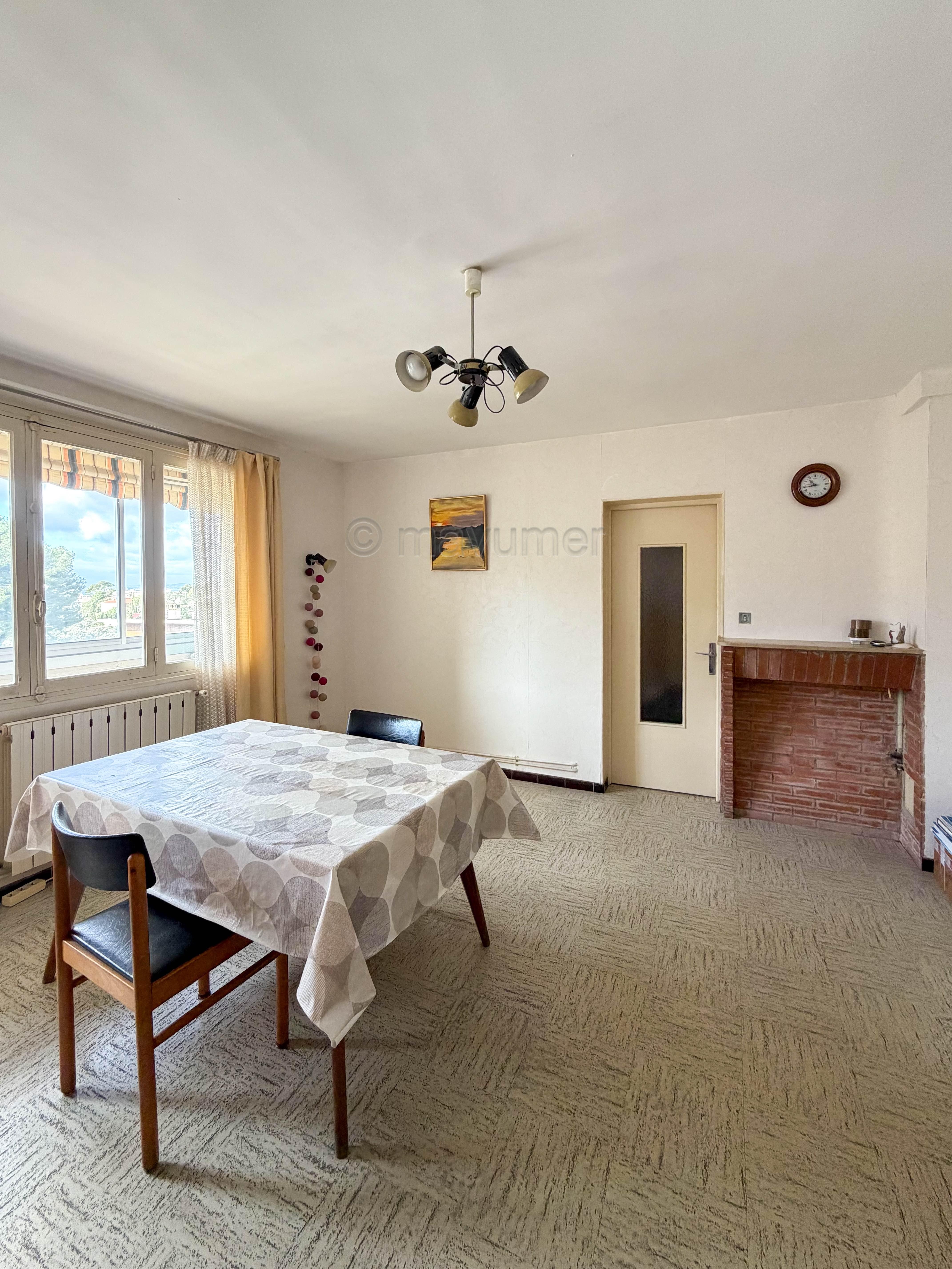 Appartement T4 -balcon fermé - cave -  Beauvallon - 13009 Marseille n°2