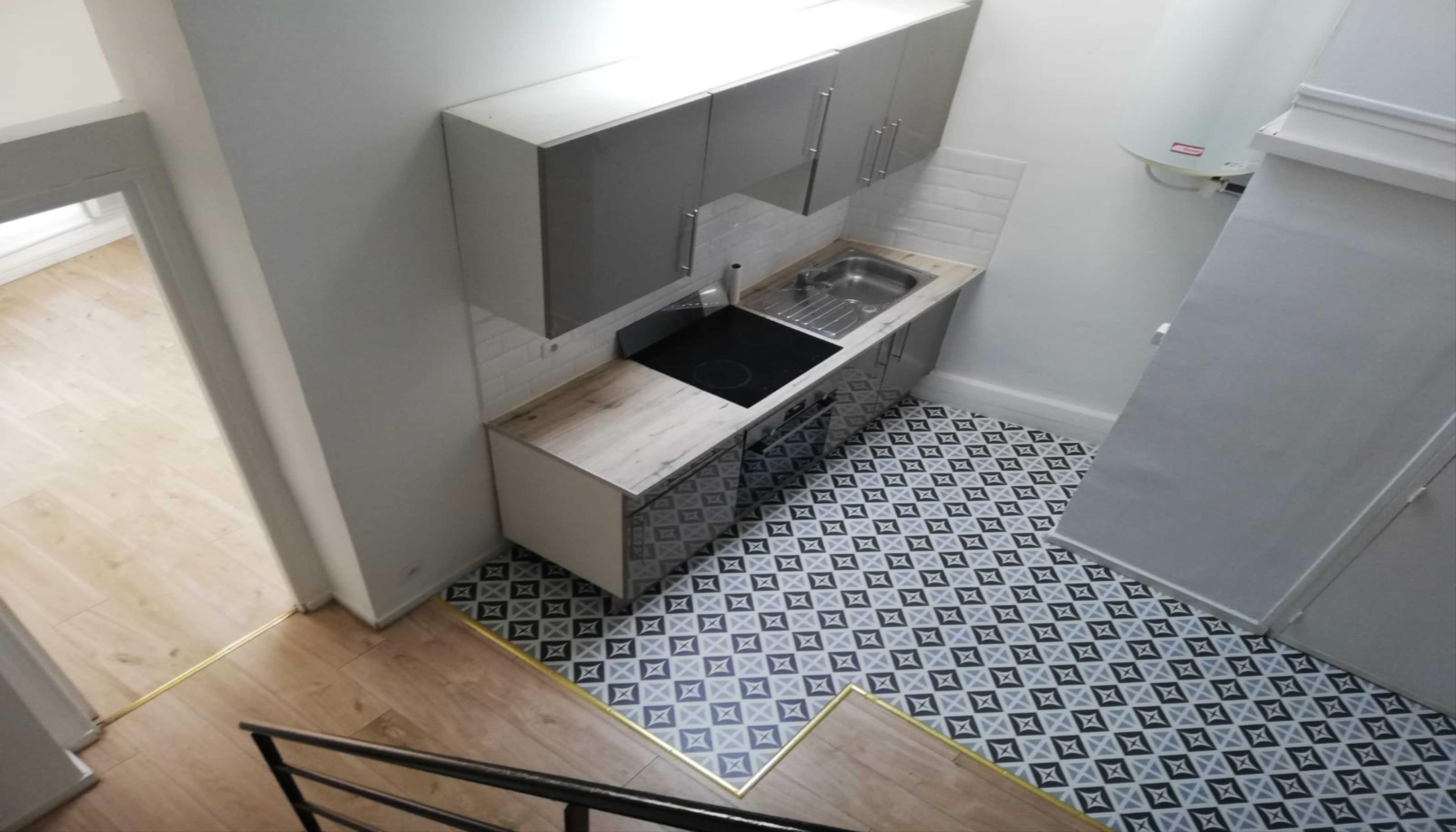 Immeuble de 4 appartements Types 2 et 3 angle bd Baille/Lodi 13006 MARSEILLE n°1