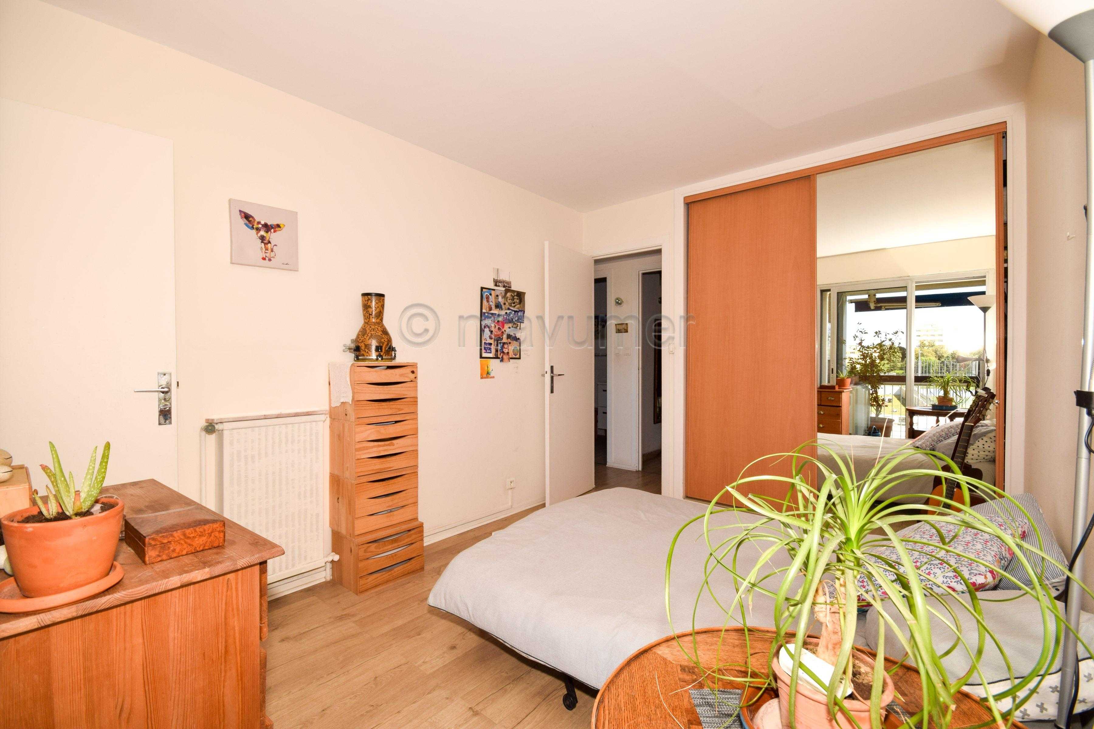 Appartement T3 avec terrasse et box Mazargues/ St Anne 13009 Marseille n°6
