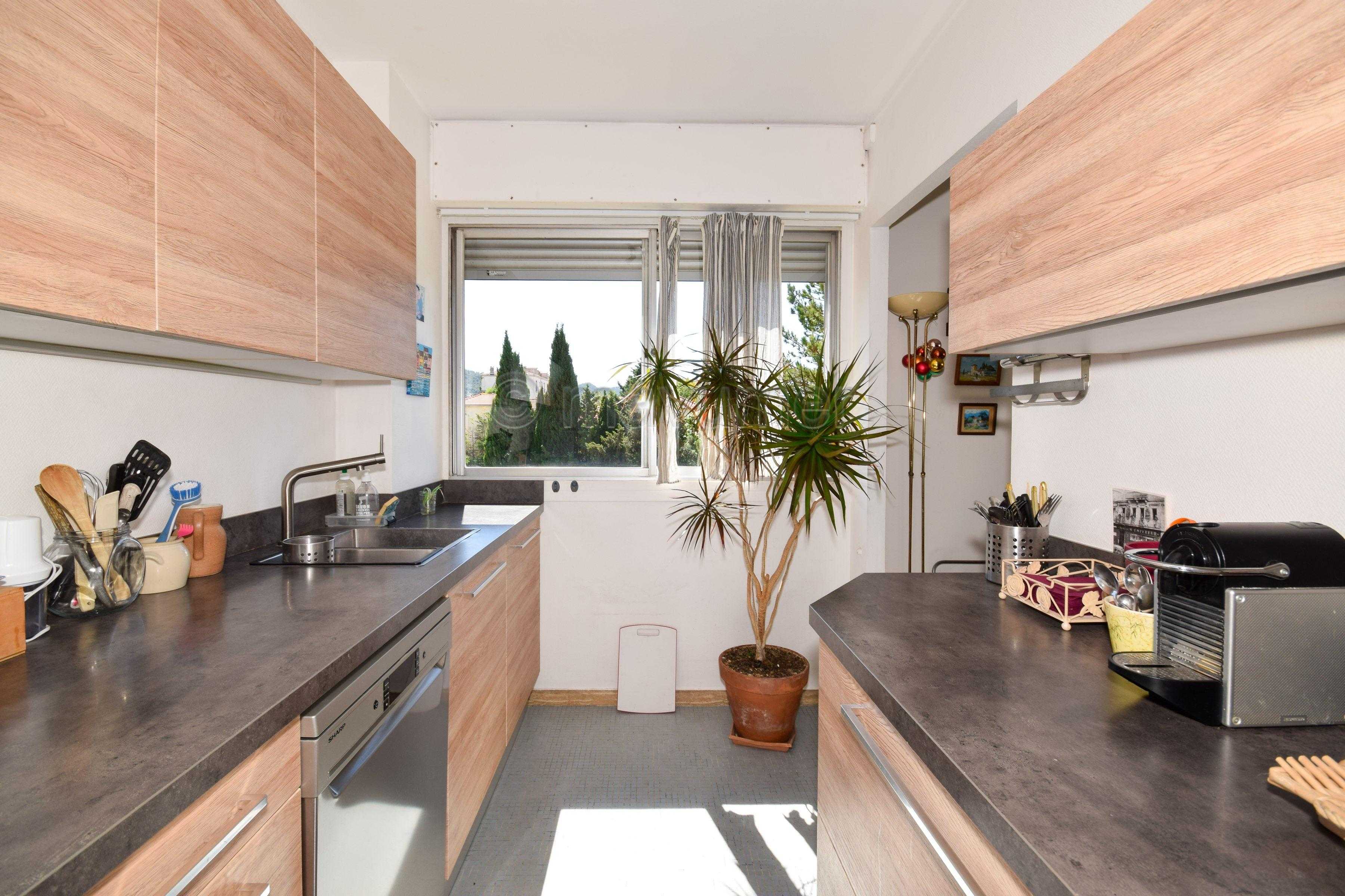 Appartement T3 avec terrasse et box Mazargues/ St Anne 13009 Marseille n°9