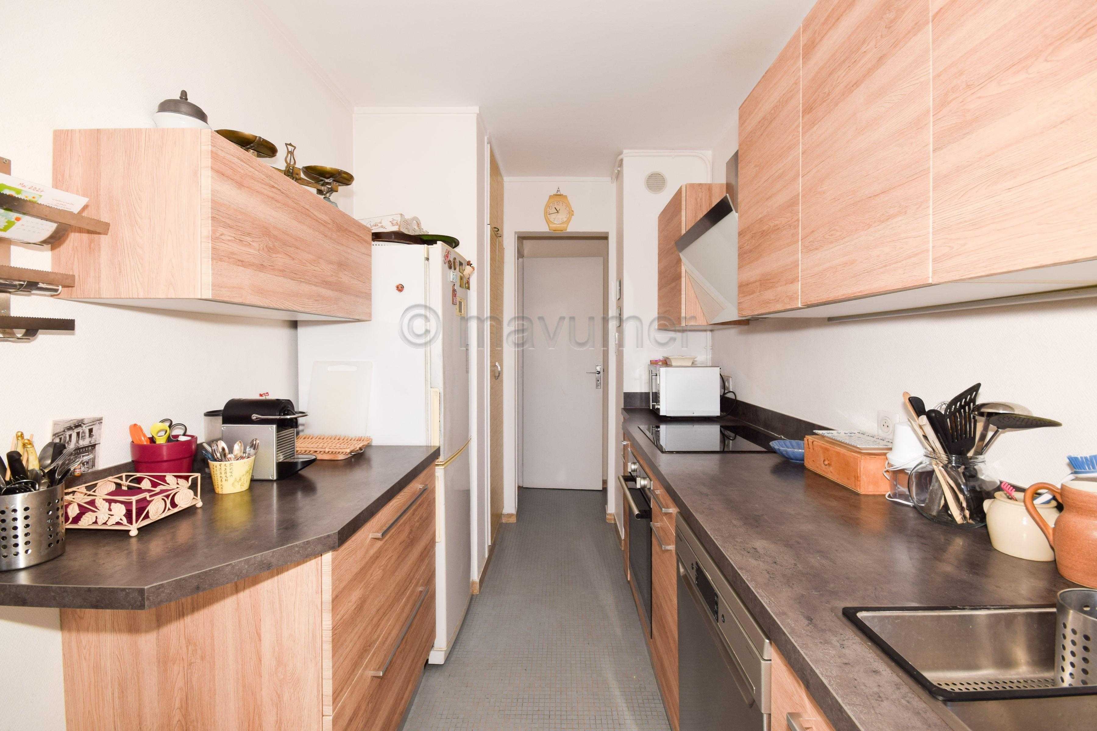 Appartement T3 avec terrasse et box Mazargues/ St Anne 13009 Marseille n°11