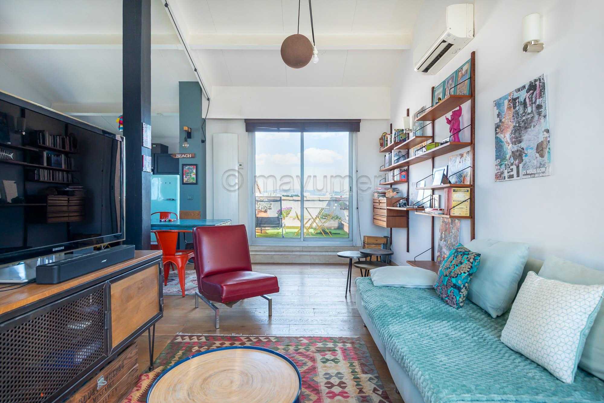 Duplex en dernier étage avec terrasse vue mer et parking Pointe Rouge 13008 Marseille n°3