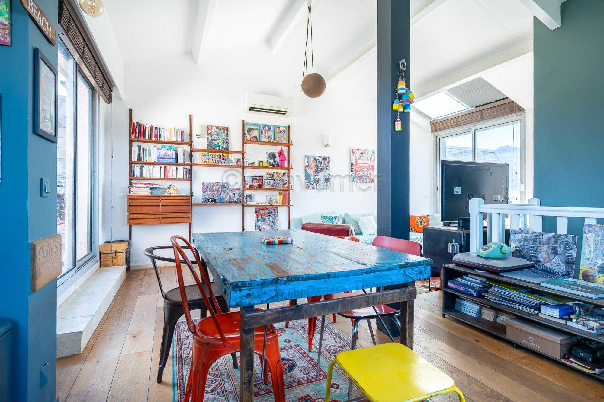 Duplex en dernier étage avec terrasse vue mer et parking Pointe Rouge 13008 Marseille n°4