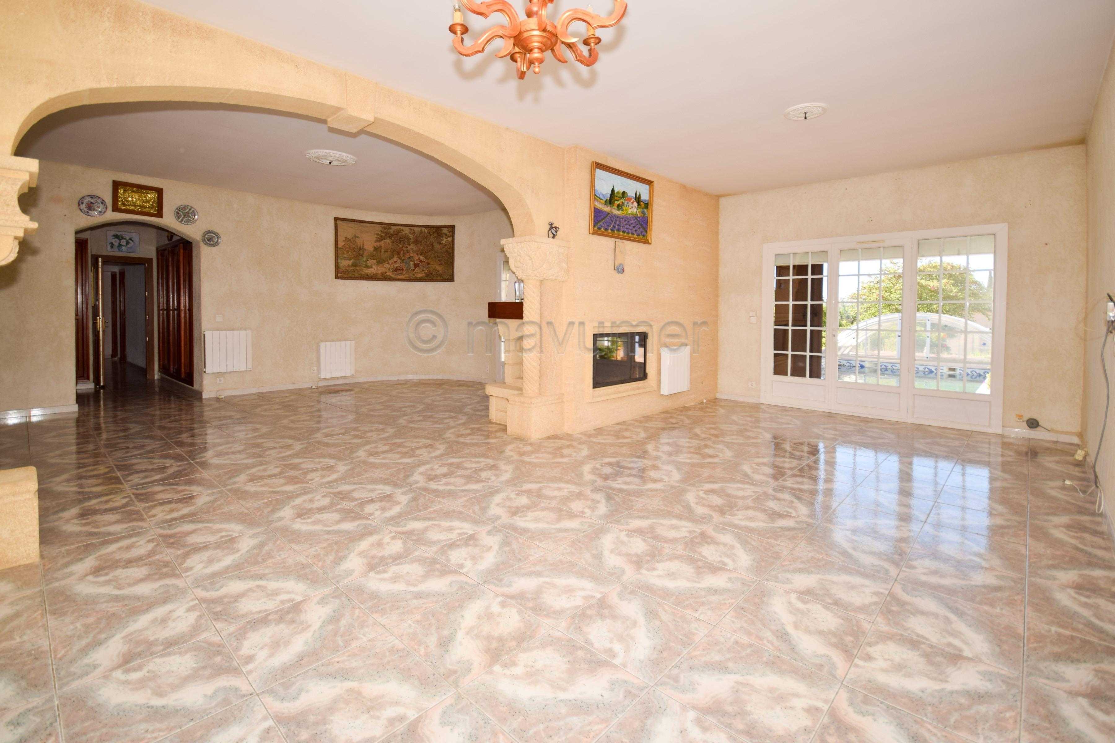 Maison T4 individuelle de plain pied - piscine -garages - 4000m2 de terrain - Istres n°10