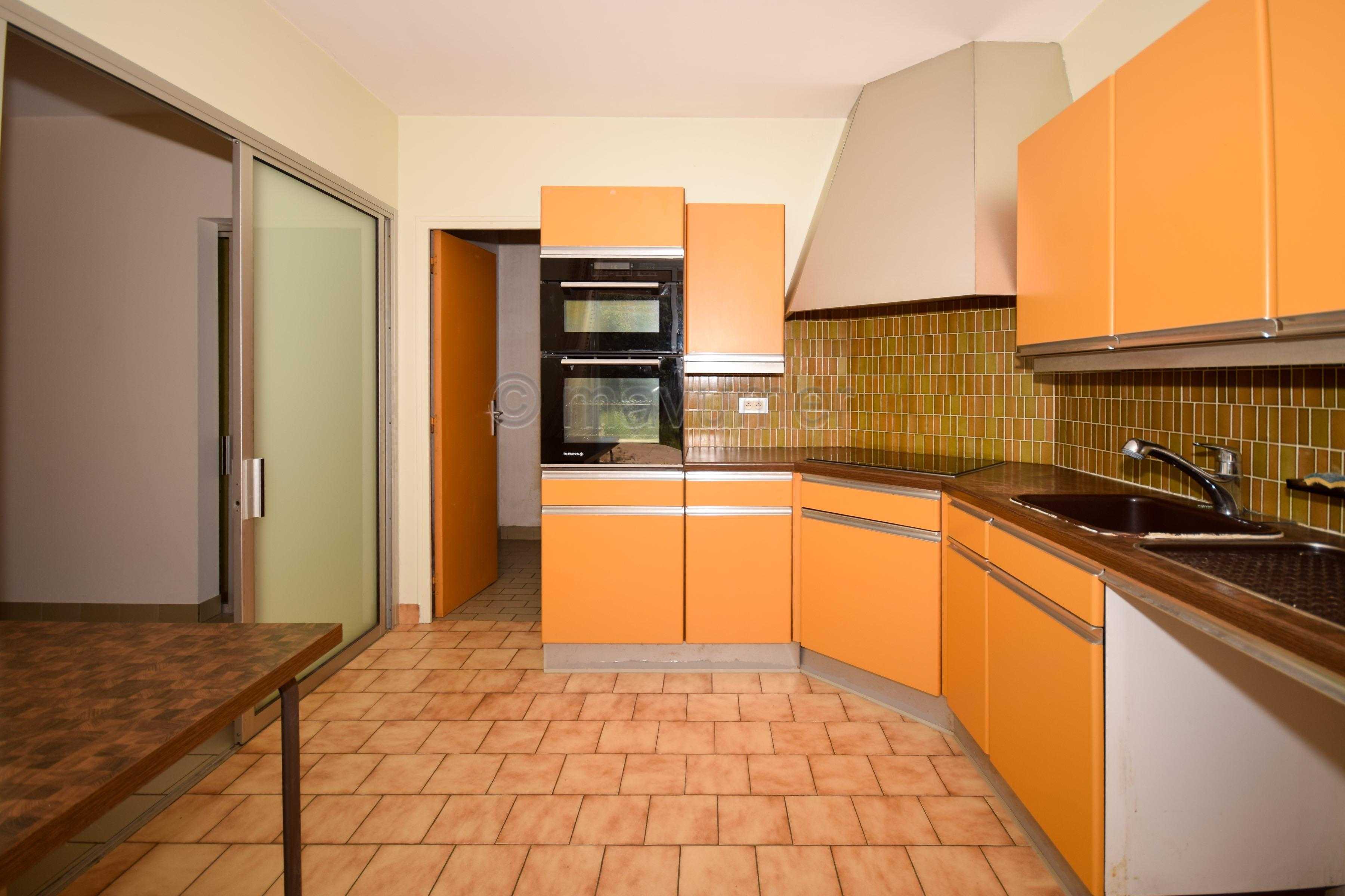 Maison T5 de 170m2  - 2 garages - 3000m2 de terrain - 83400 Cavaillon n°8