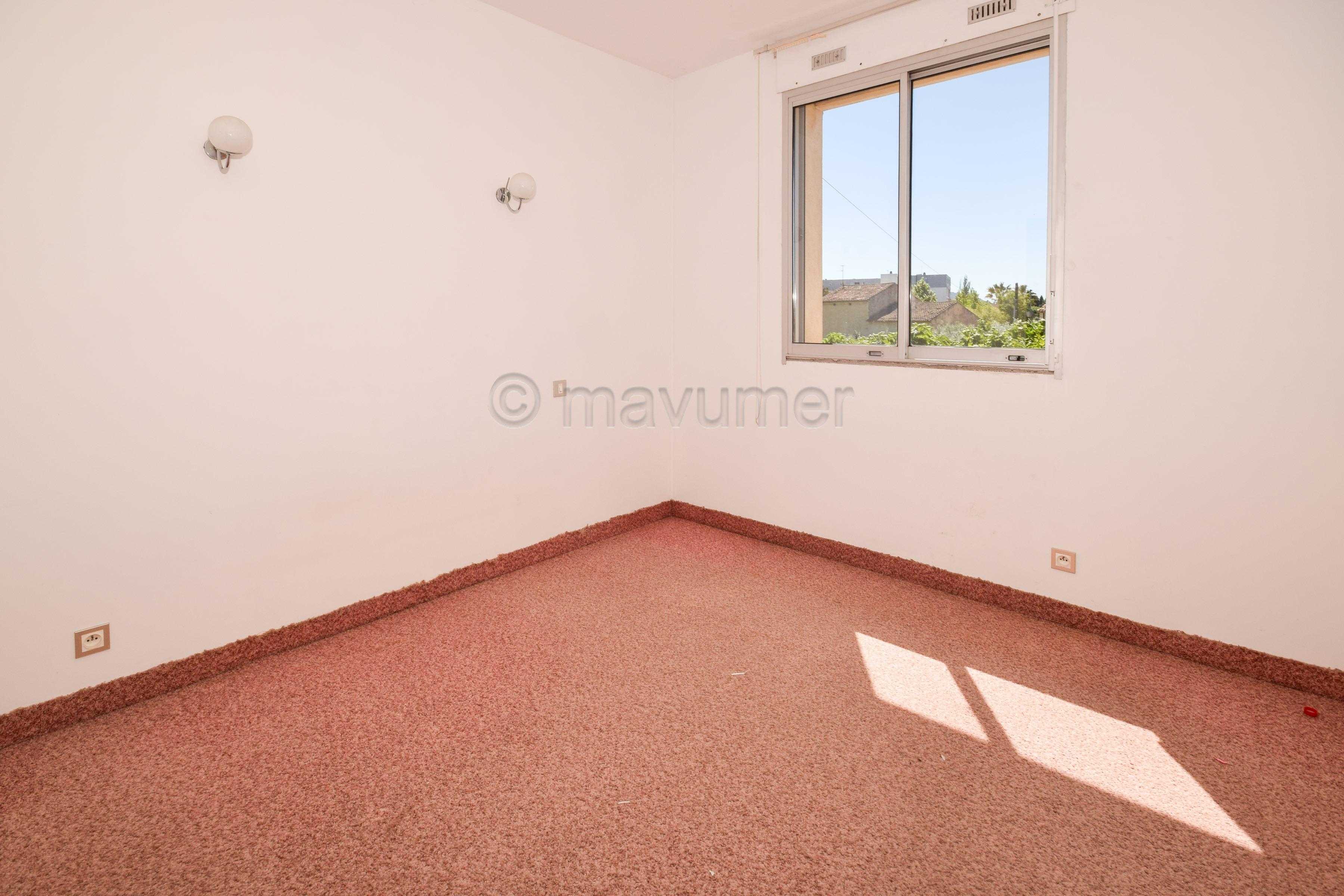 Maison T5 de 170m2  - 2 garages - 3000m2 de terrain - 83400 Cavaillon n°11