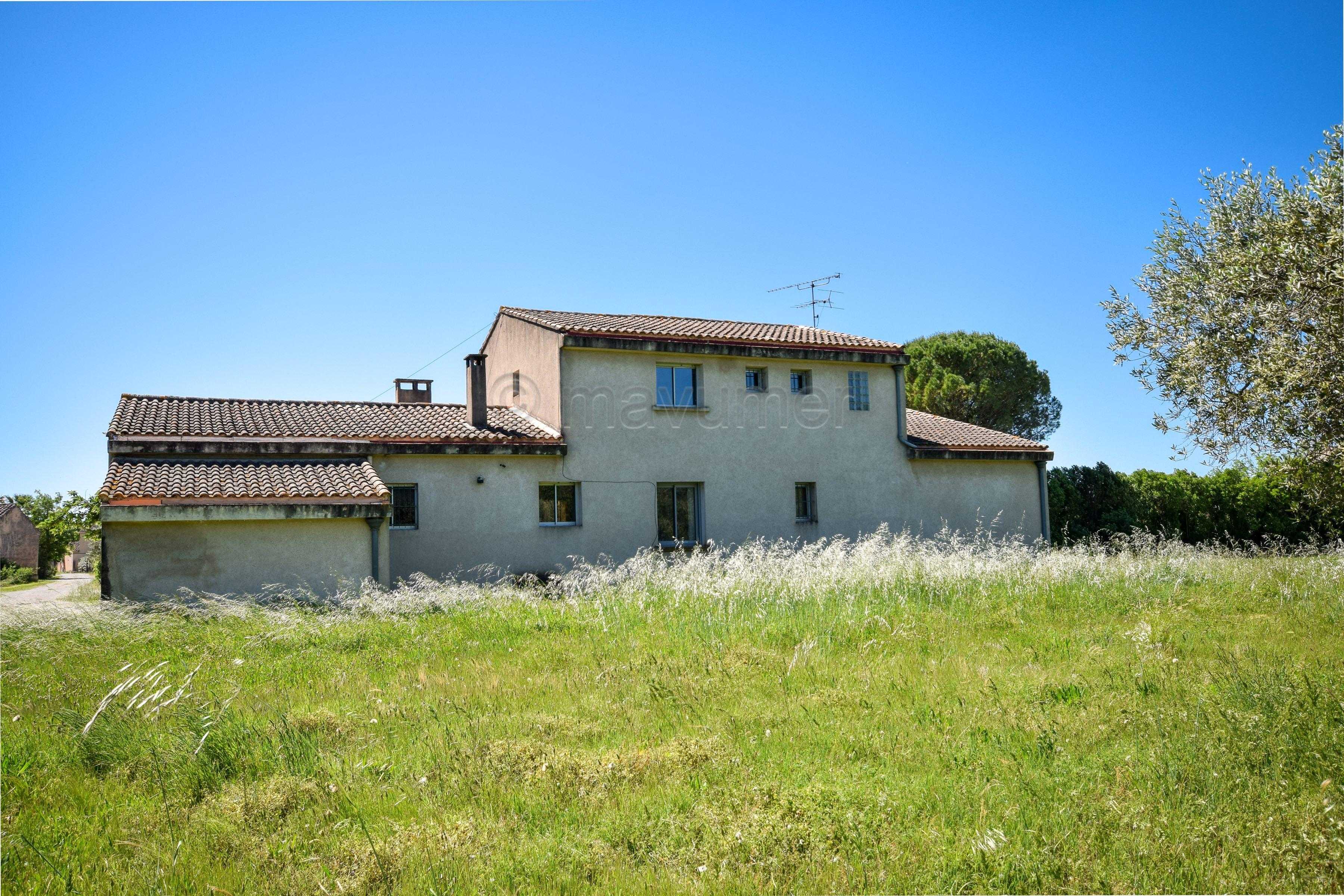 Maison T5 de 170m2  - 2 garages - 3000m2 de terrain - 83400 Cavaillon n°3