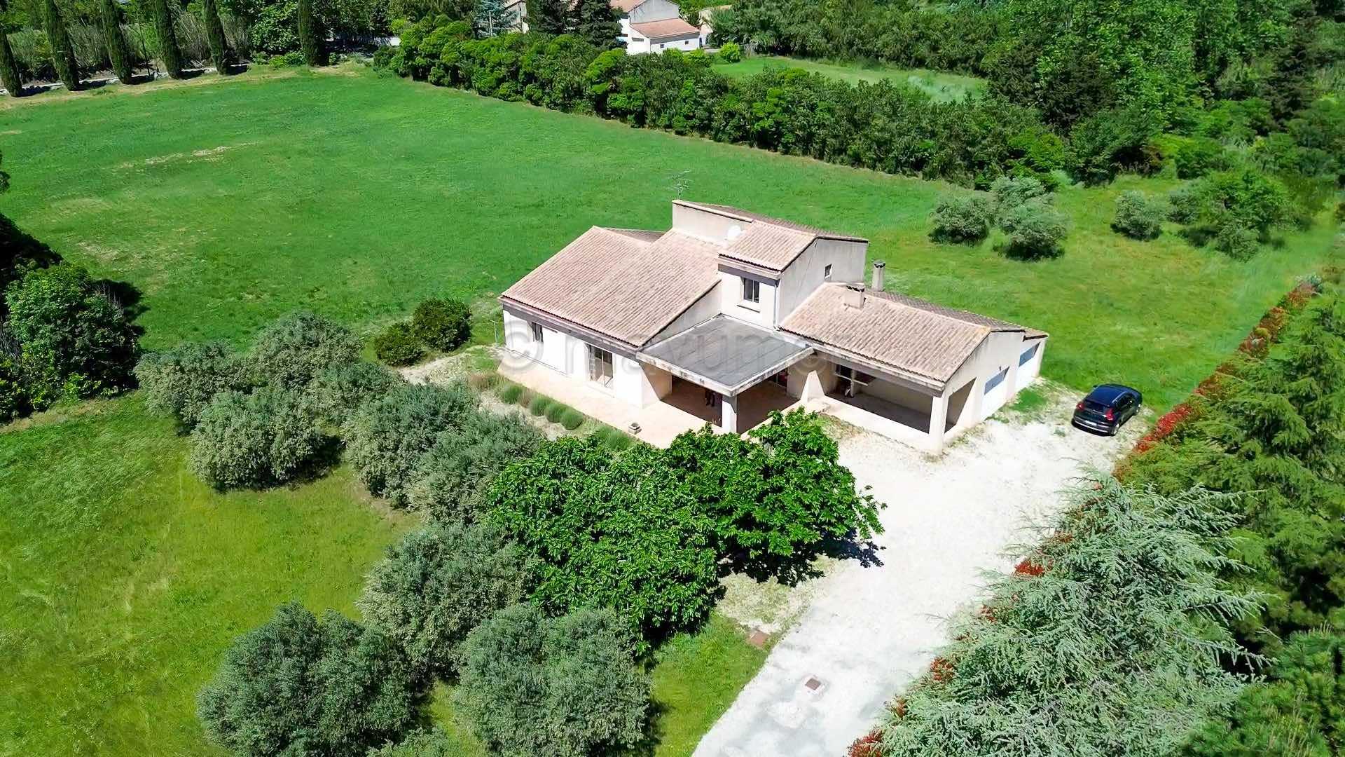 Maison T5 de 175m2  - 2 garages - 3000m2 de terrain - 84300 Cavaillon n°6