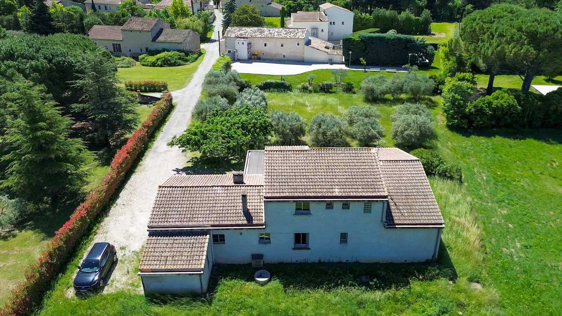 Maison T5 de 175m2  - 2 garages - 3000m2 de terrain - 84300 Cavaillon n°7