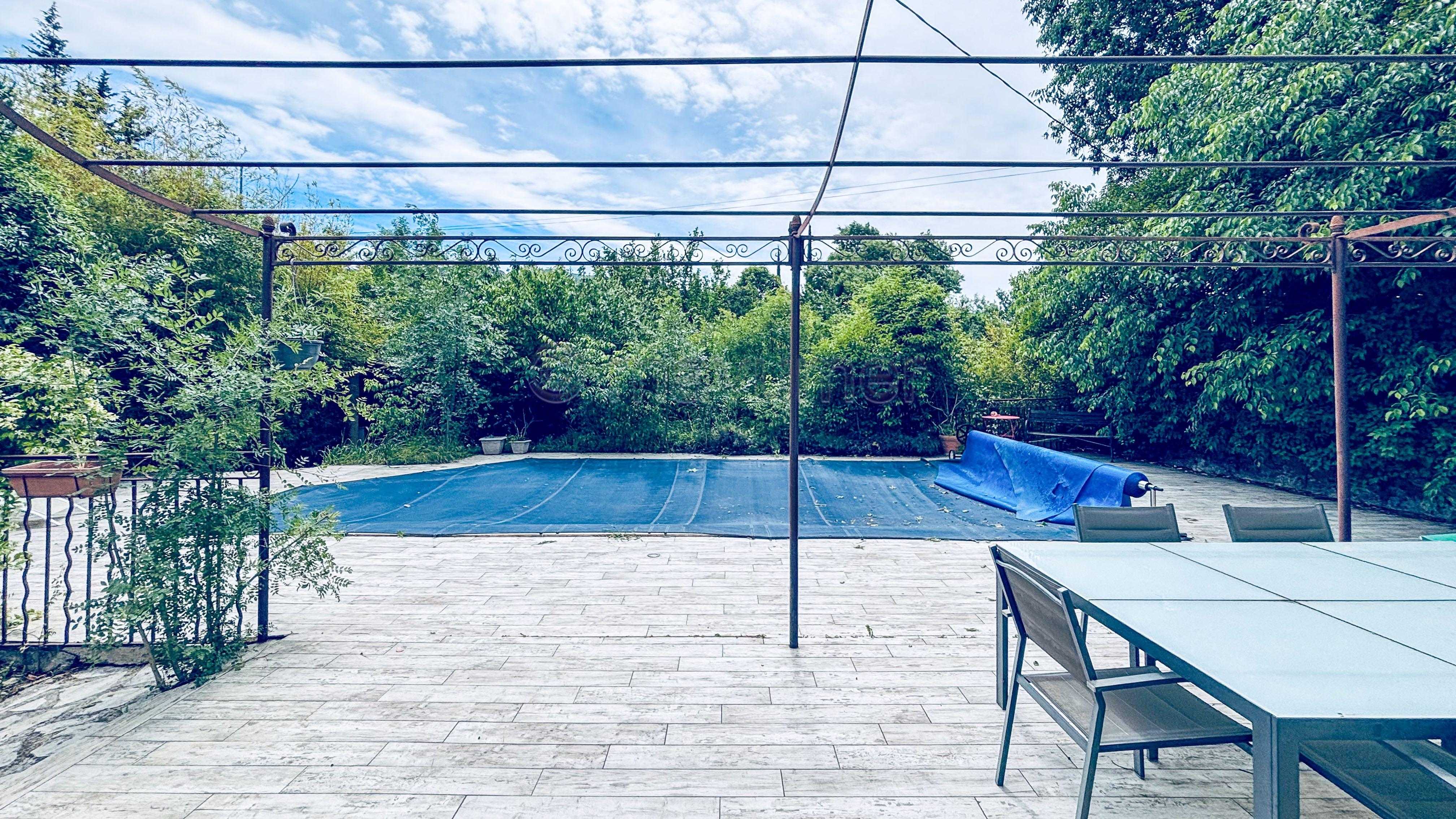 Maison individuelle T5 de 155m² - plain pied - piscine - 83640 Saint Zacharie n°1