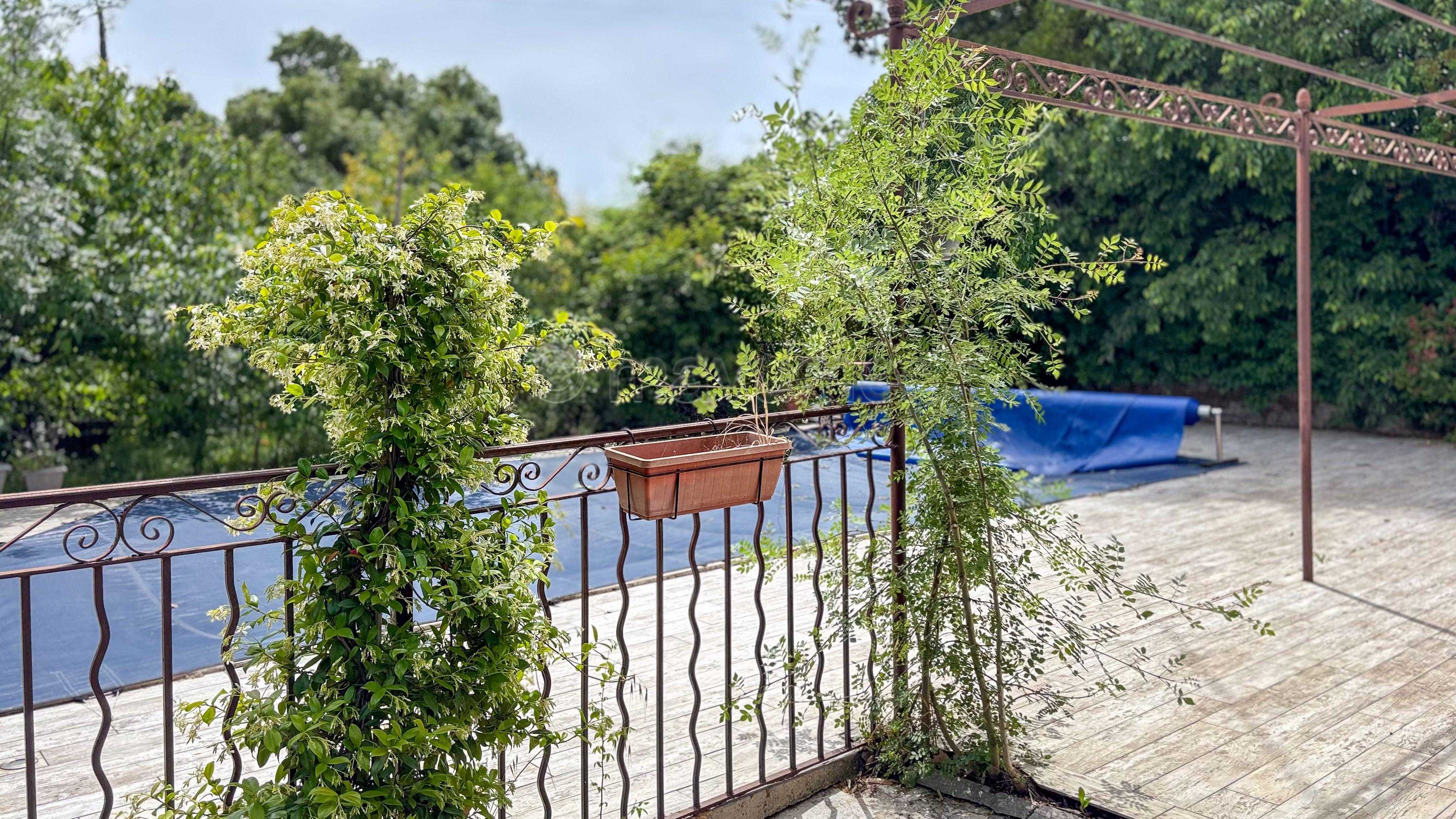 Maison individuelle T5 de 155m² - plain pied - piscine - 83640 Saint Zacharie n°11