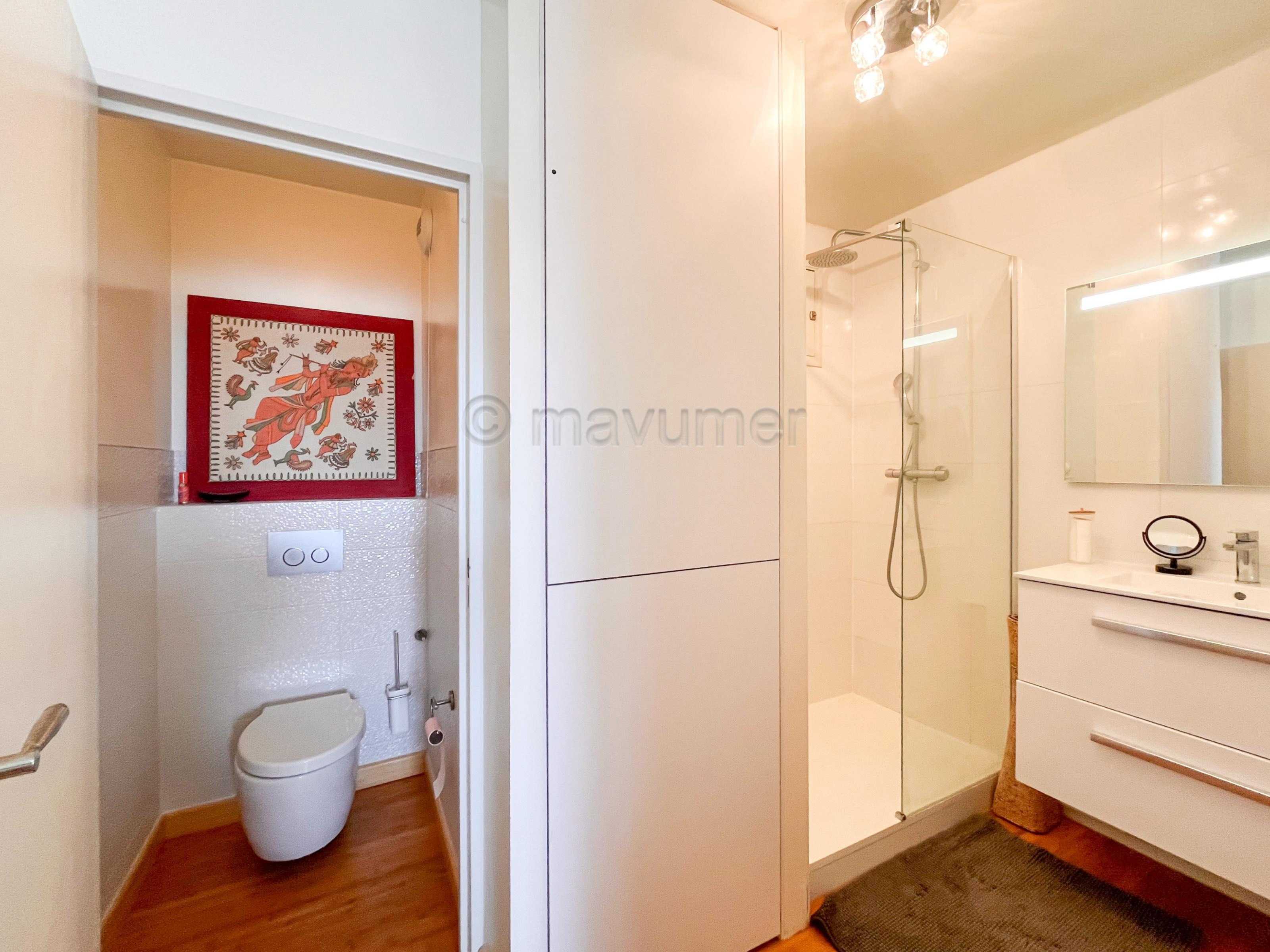 Appartement T2 Grand Pavois avec balcon et piscine Carré d'OR  13008 Marseille n°3