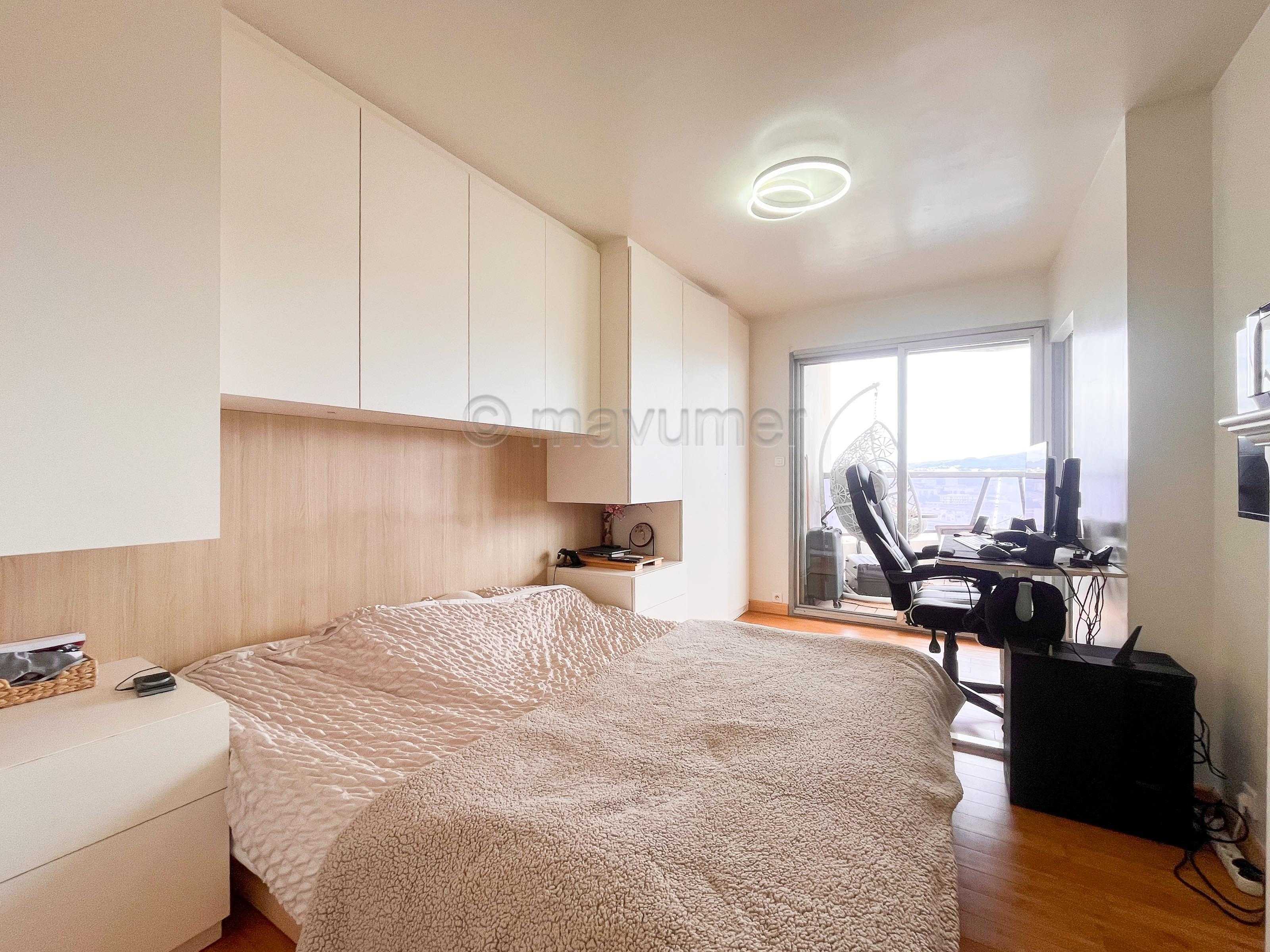 Appartement T2 Grand Pavois avec balcon et piscine Carré d'OR  13008 Marseille n°4