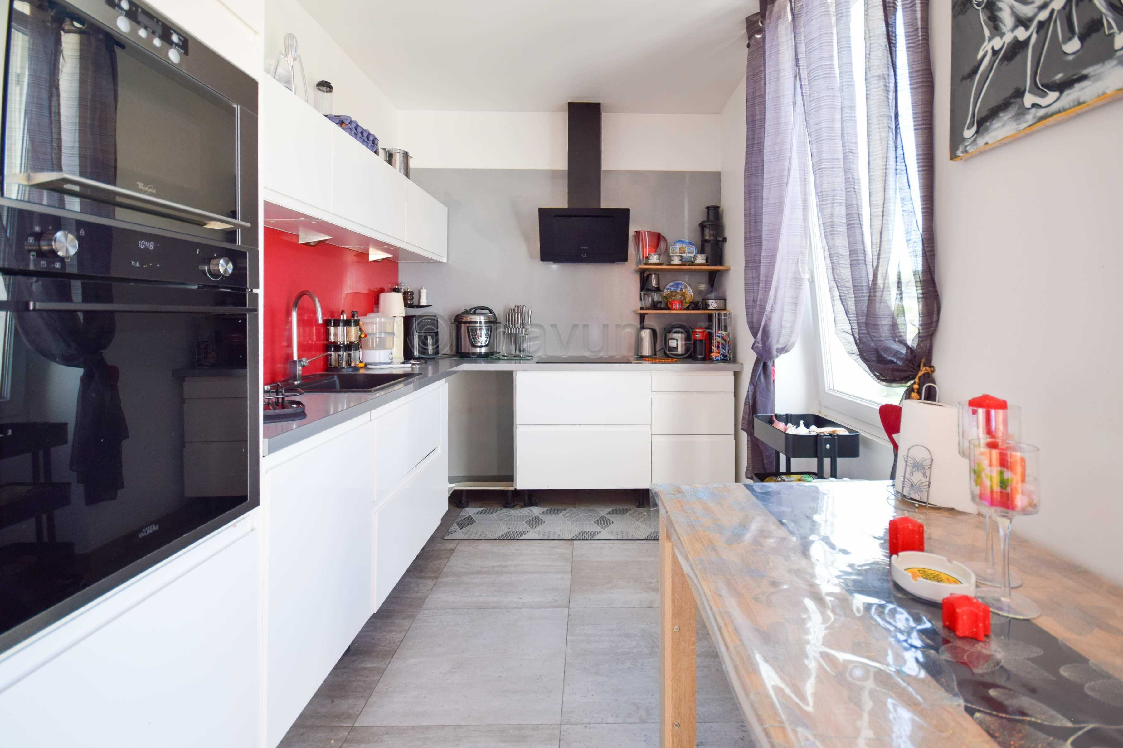 APPARTEMENT T4 ESPRIT MAISON AVEC PISCINE, JARDIN PRIVATIF DE 450 M² ET VUE MER L'ESTAQUE  13016 Marseille n°2