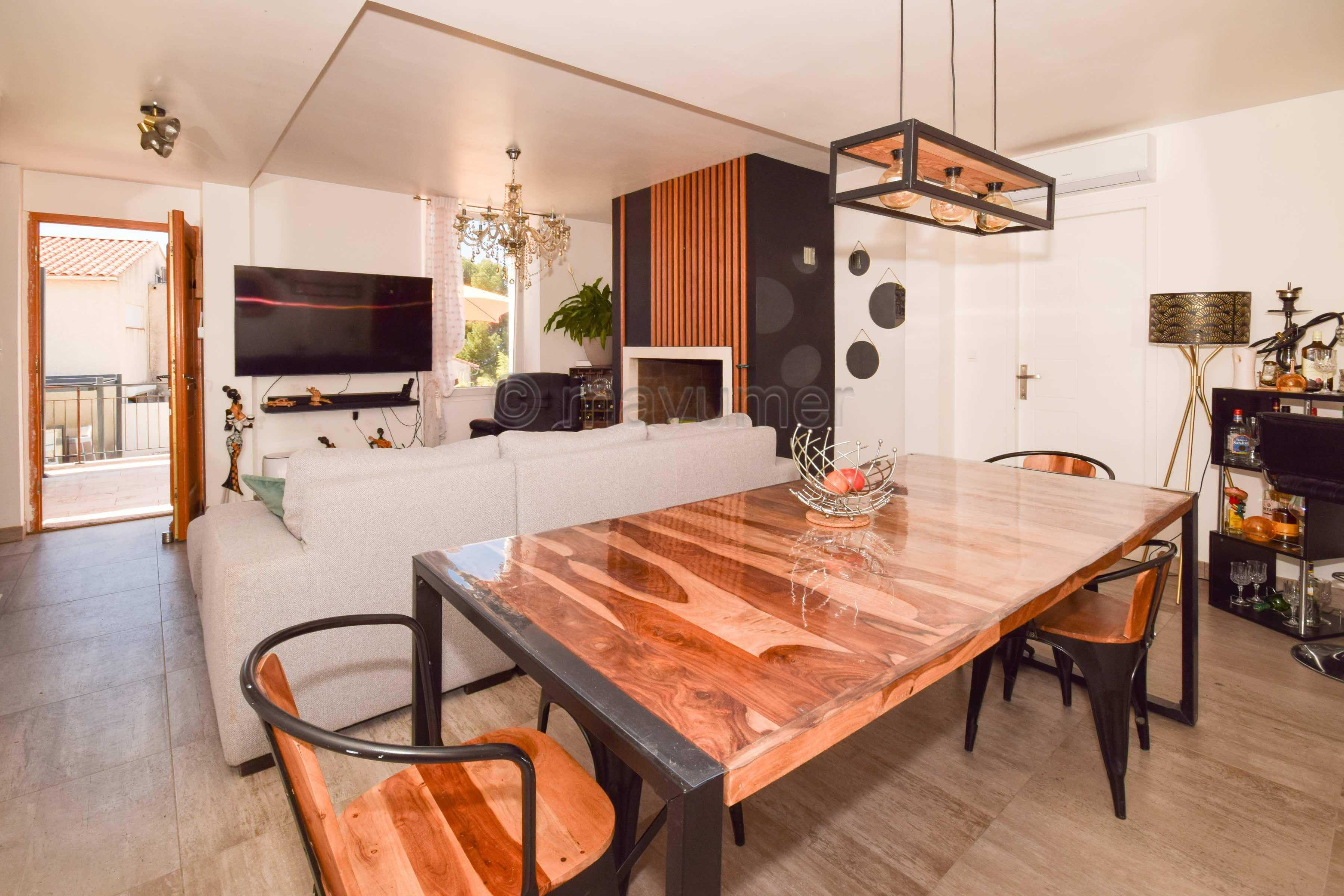 APPARTEMENT T4 ESPRIT MAISON AVEC PISCINE, JARDIN PRIVATIF DE 450 M² ET VUE MER L'ESTAQUE  13016 Marseille n°5