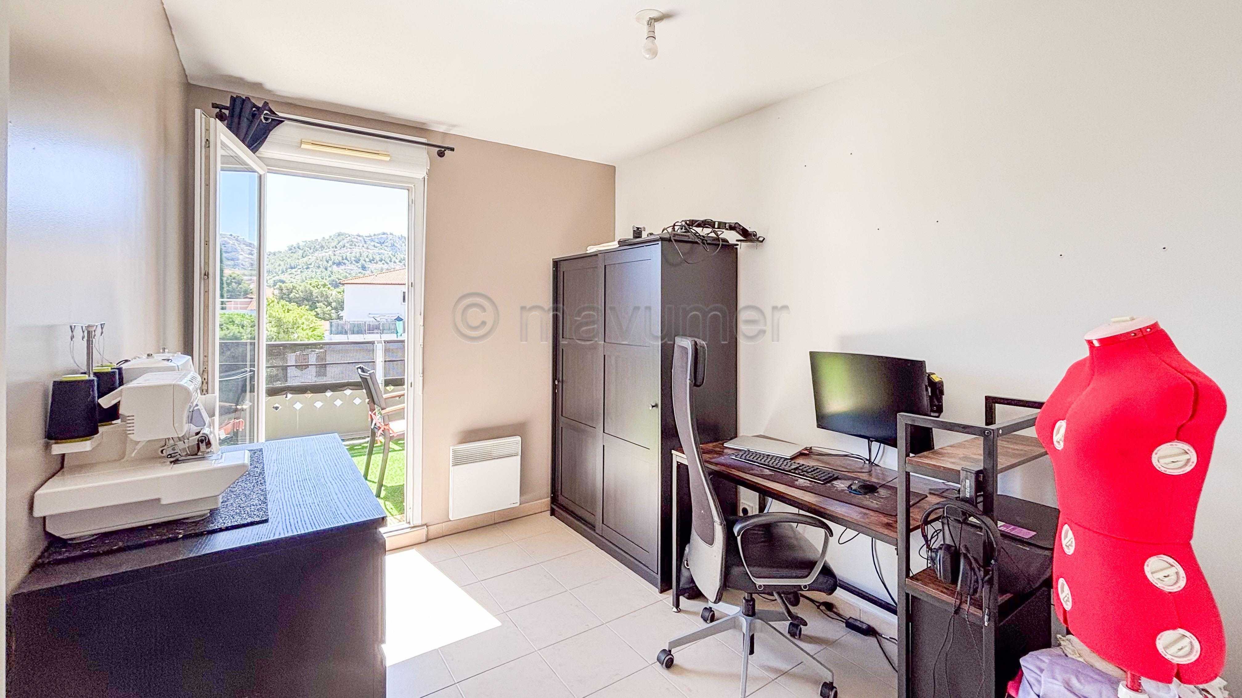 Appartement T3 - dernier étage - terrasse 16m2 - double box - 13009 Marseille n°18