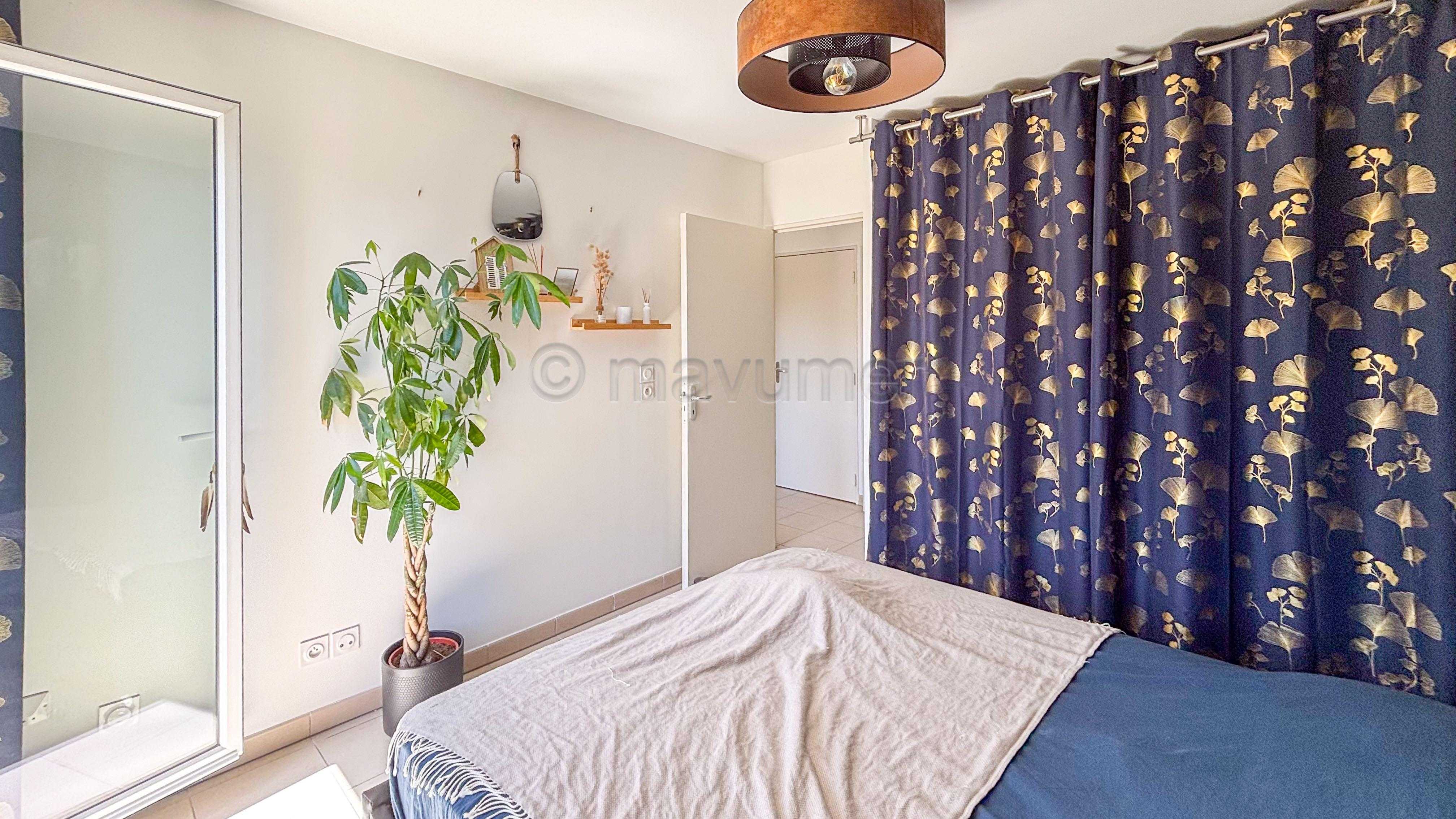 Appartement T3 - dernier étage - terrasse 16m2 - double box - 13009 Marseille n°20