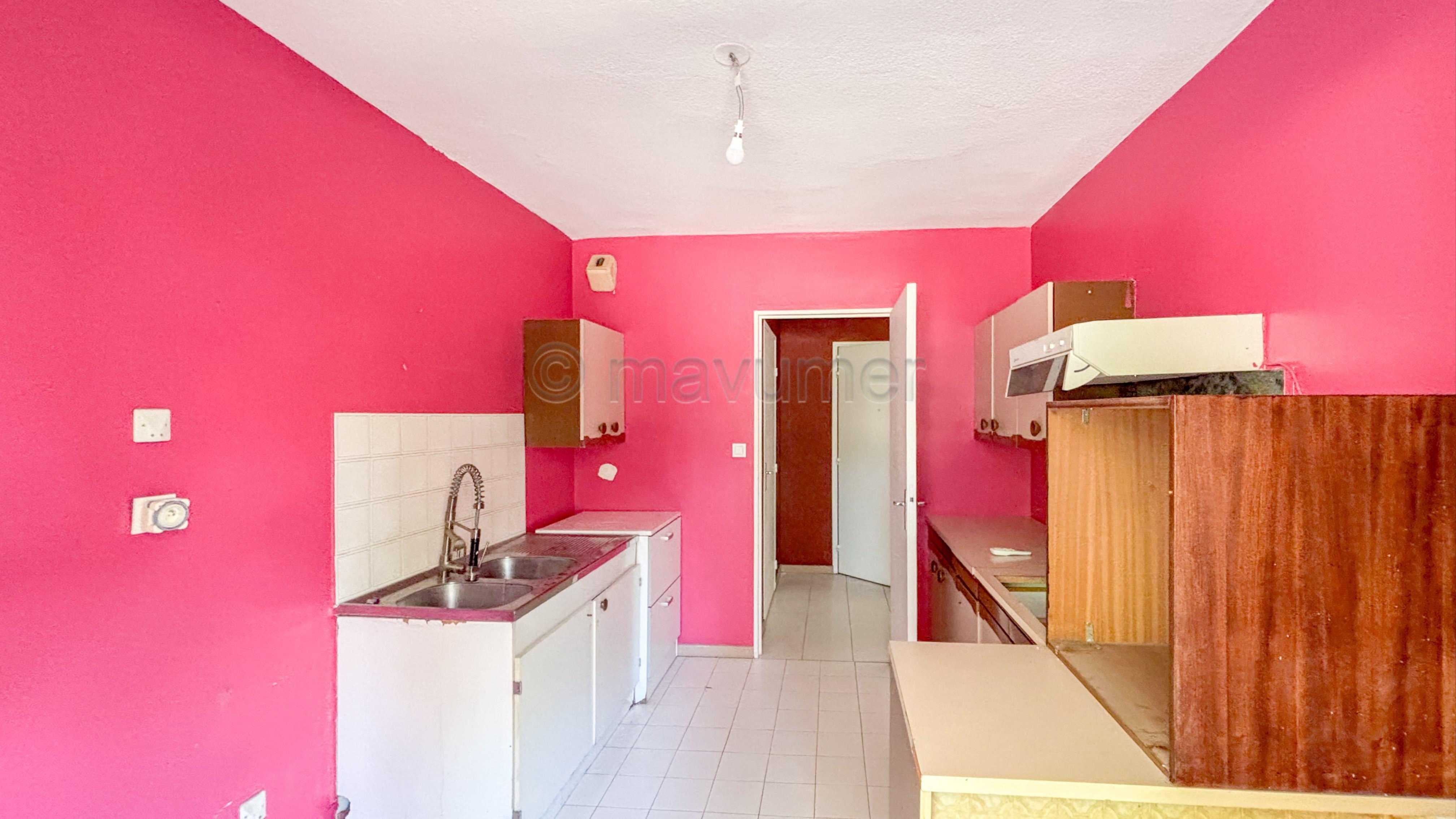 Lumineux T3 avec terrasse de 12m² , garage, vue dégagée, 13011 Marseille n°3