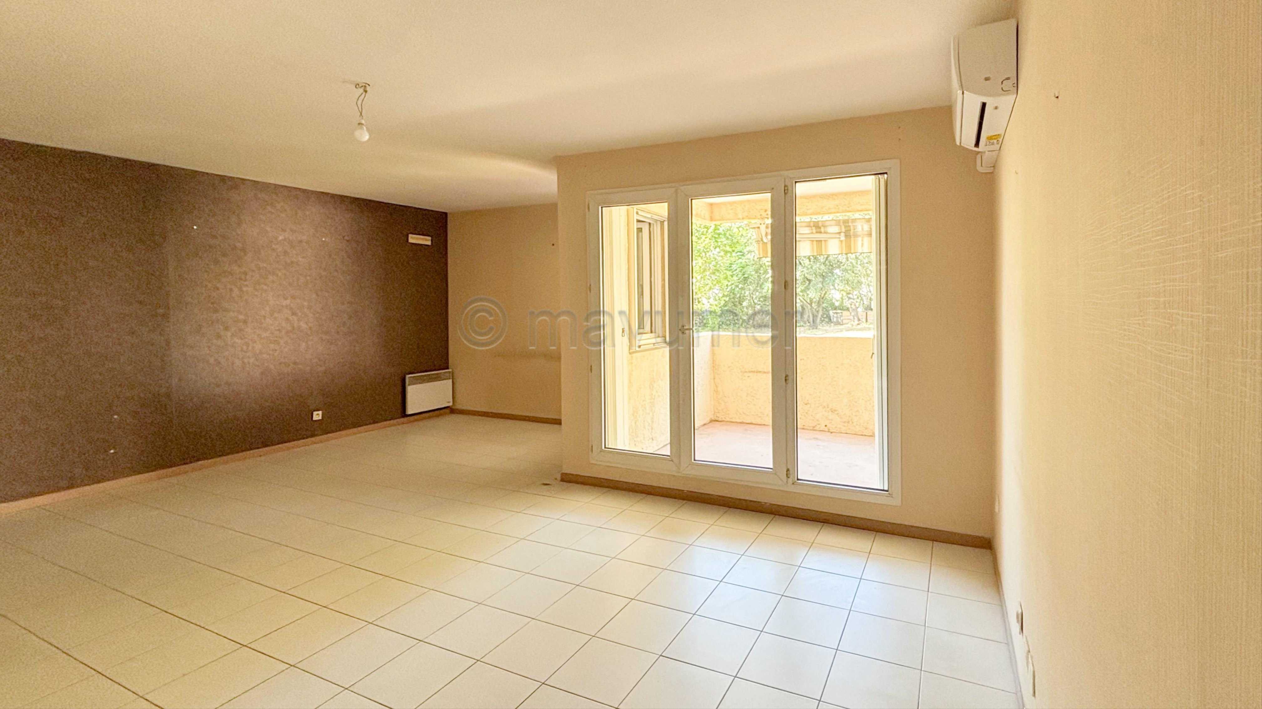 Lumineux T3 avec terrasse de 12m² , garage, vue dégagée, 13011 Marseille n°4