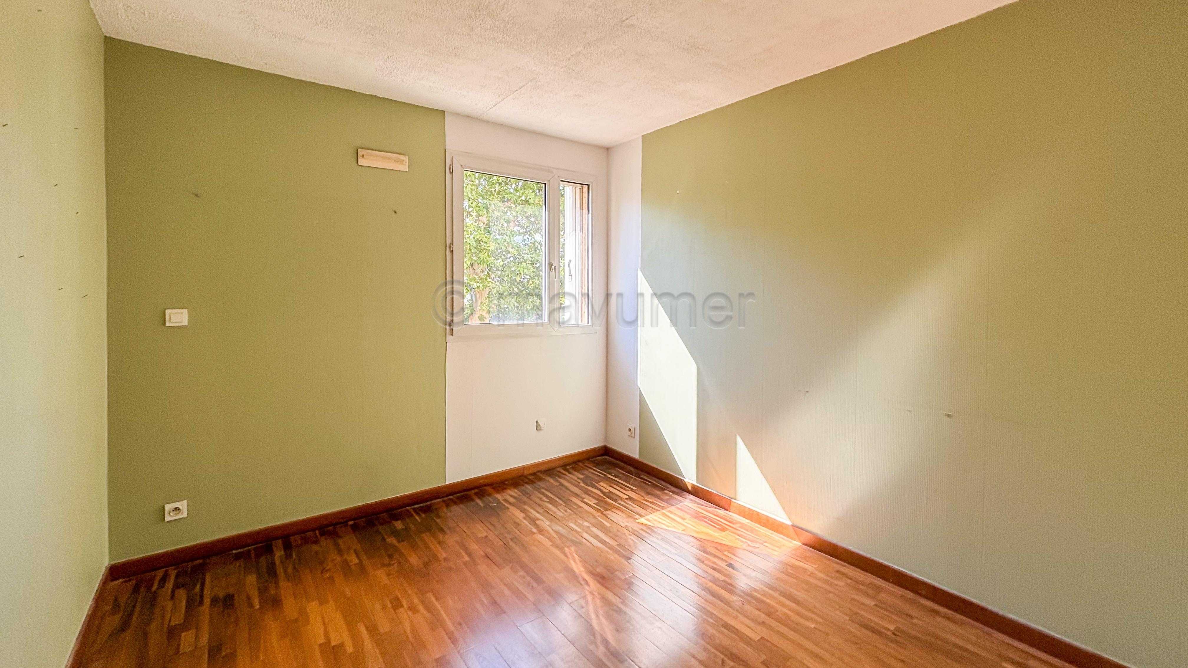 Lumineux T3 avec terrasse de 12m² , garage, vue dégagée, 13011 Marseille n°9