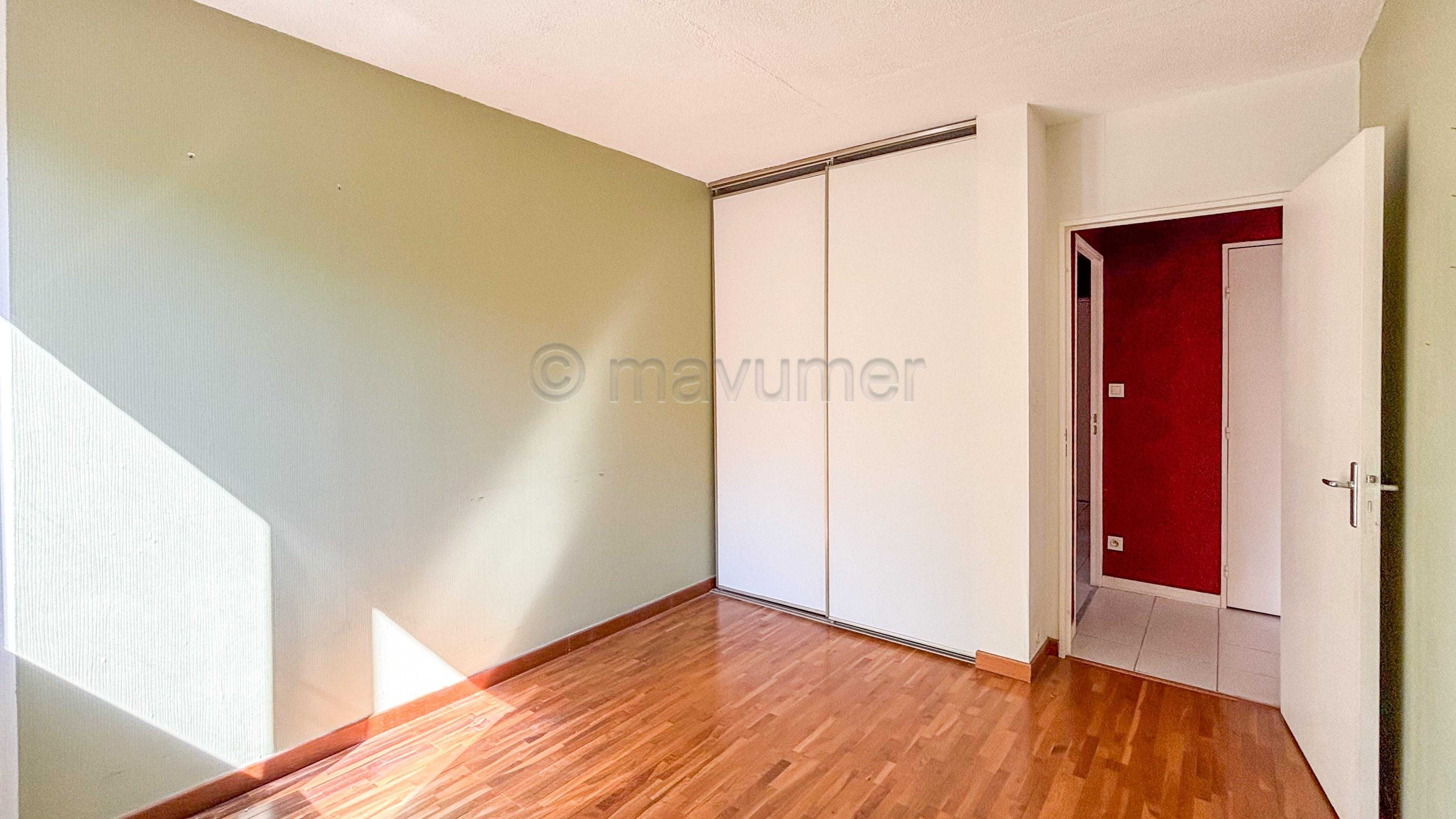 Lumineux T3 avec terrasse de 12m² , garage, vue dégagée, 13011 Marseille n°10