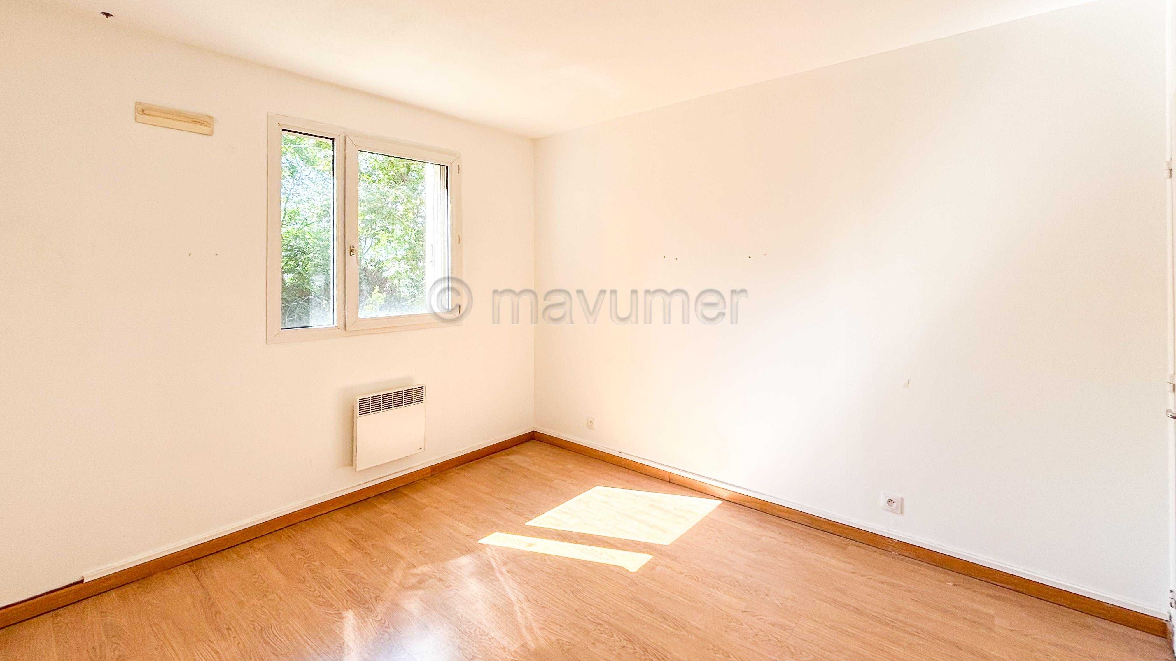 Lumineux T3 avec terrasse de 12m² , garage, vue dégagée, 13011 Marseille n°1
