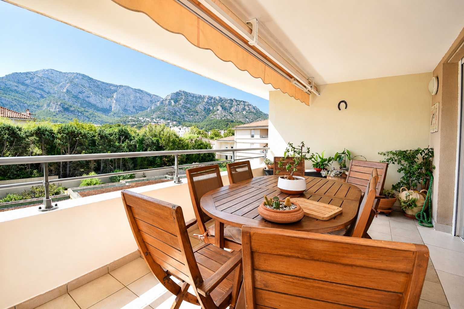 Duplex 150m2 - dernier étage - vue mer et collines - Madrague Montredon - 13008 Marseille n°1
