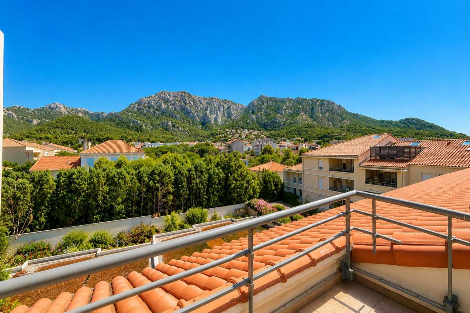 Duplex - 150m²- dernier étage - vue mer et collines - Madrague Montredon 13008 Marseille n°9