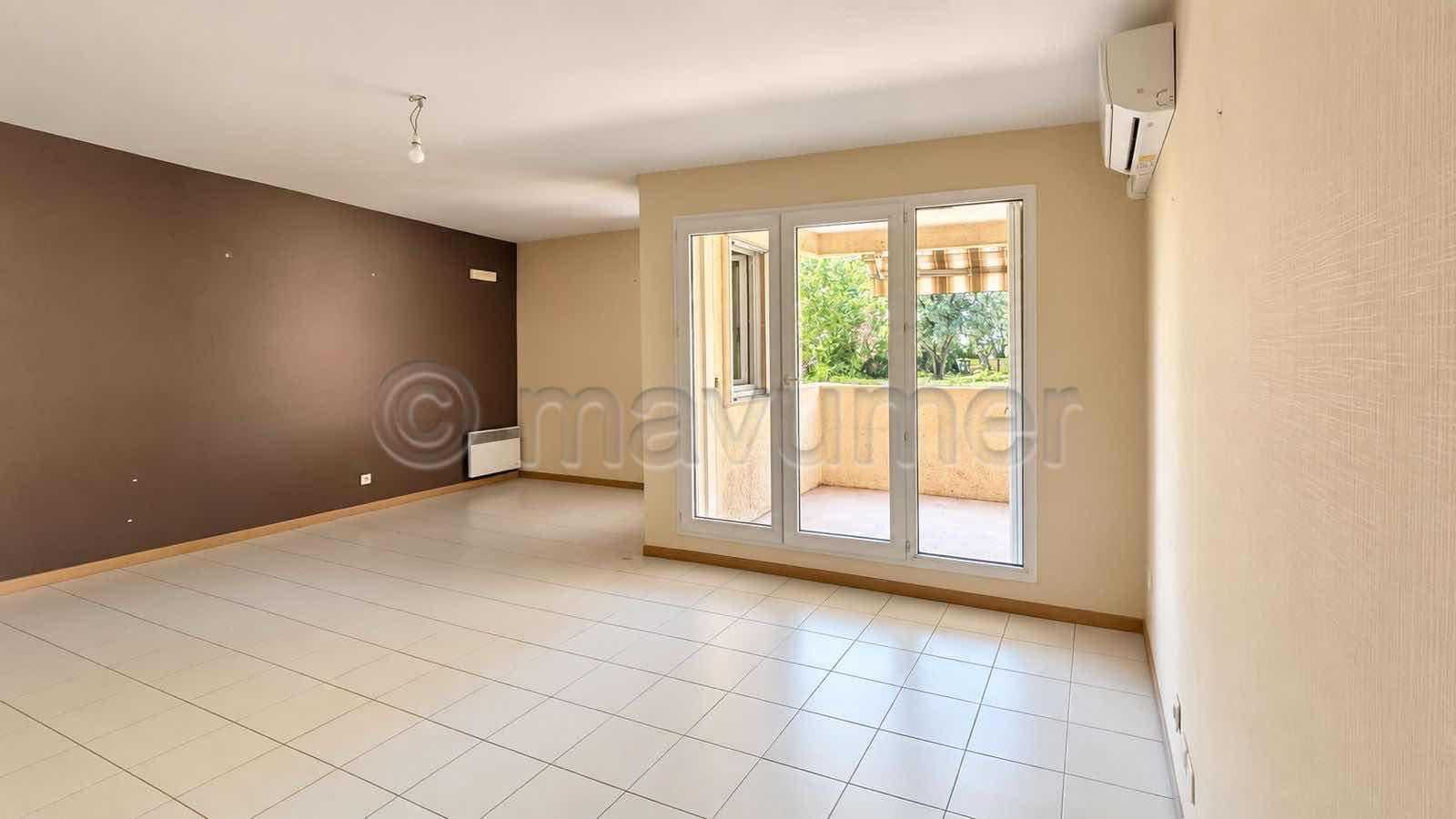 Lumineux T3 avec terrasse de 12m² , garage, vue dégagée, 13011 Marseille n°5