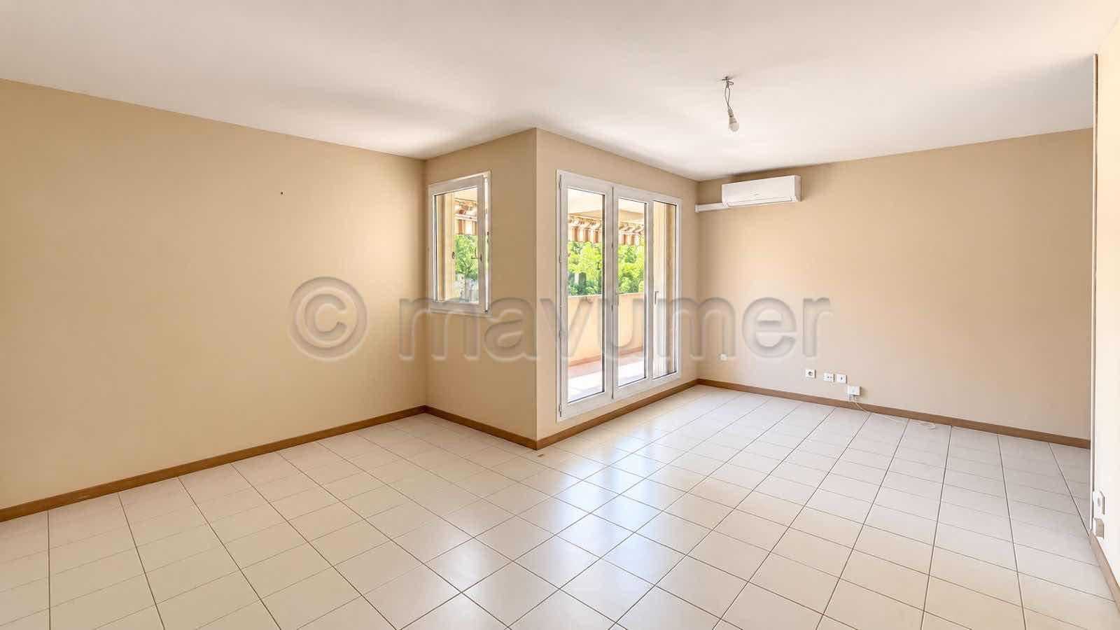 Lumineux T3 avec terrasse de 12m² , garage, vue dégagée, 13011 Marseille n°9