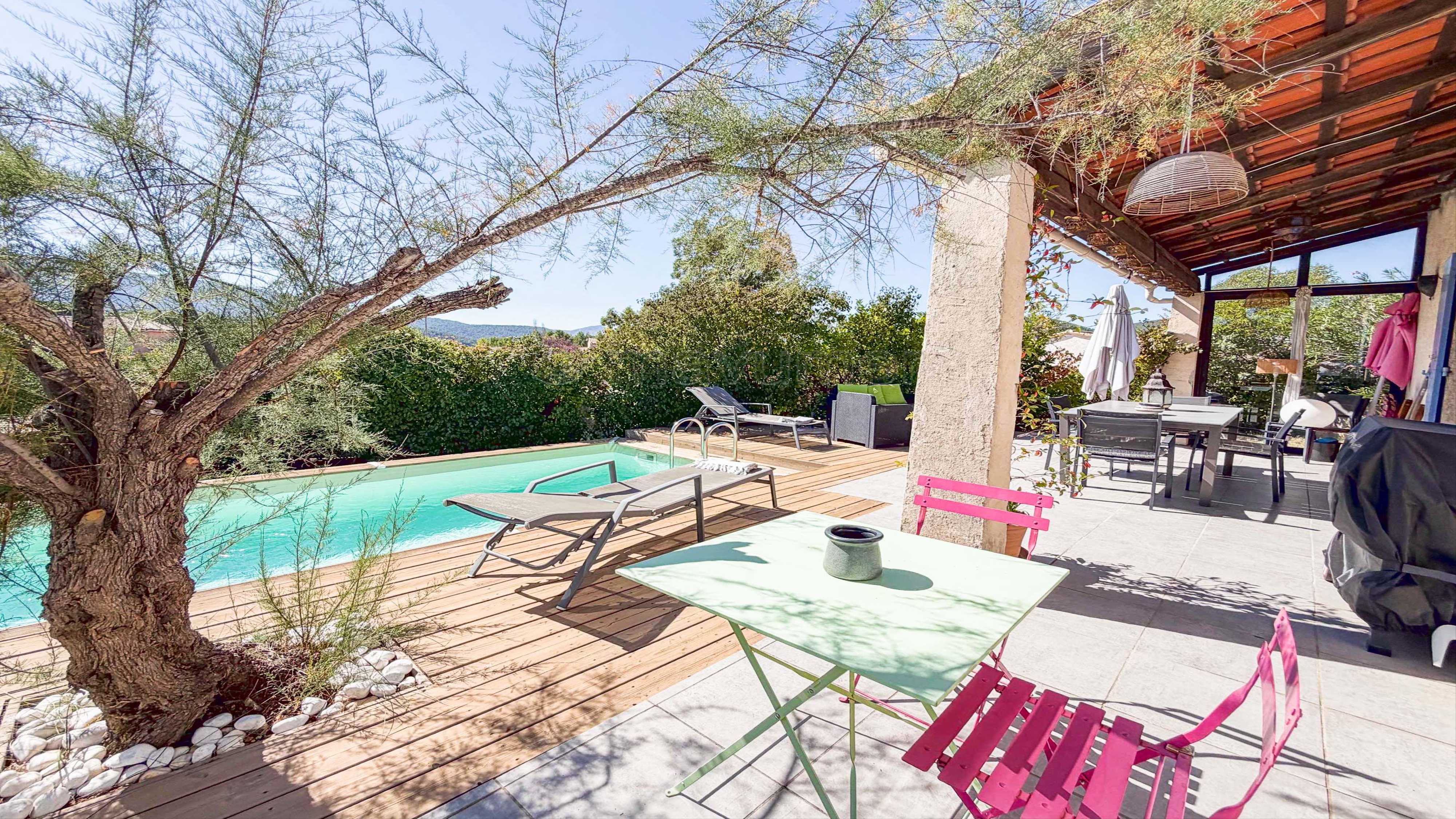 MAISON T4 LUMINEUSE AVEC PISCINE, GARAGE ET VUE DÉGAGÉE – SAINT-ZACHARIE n°11