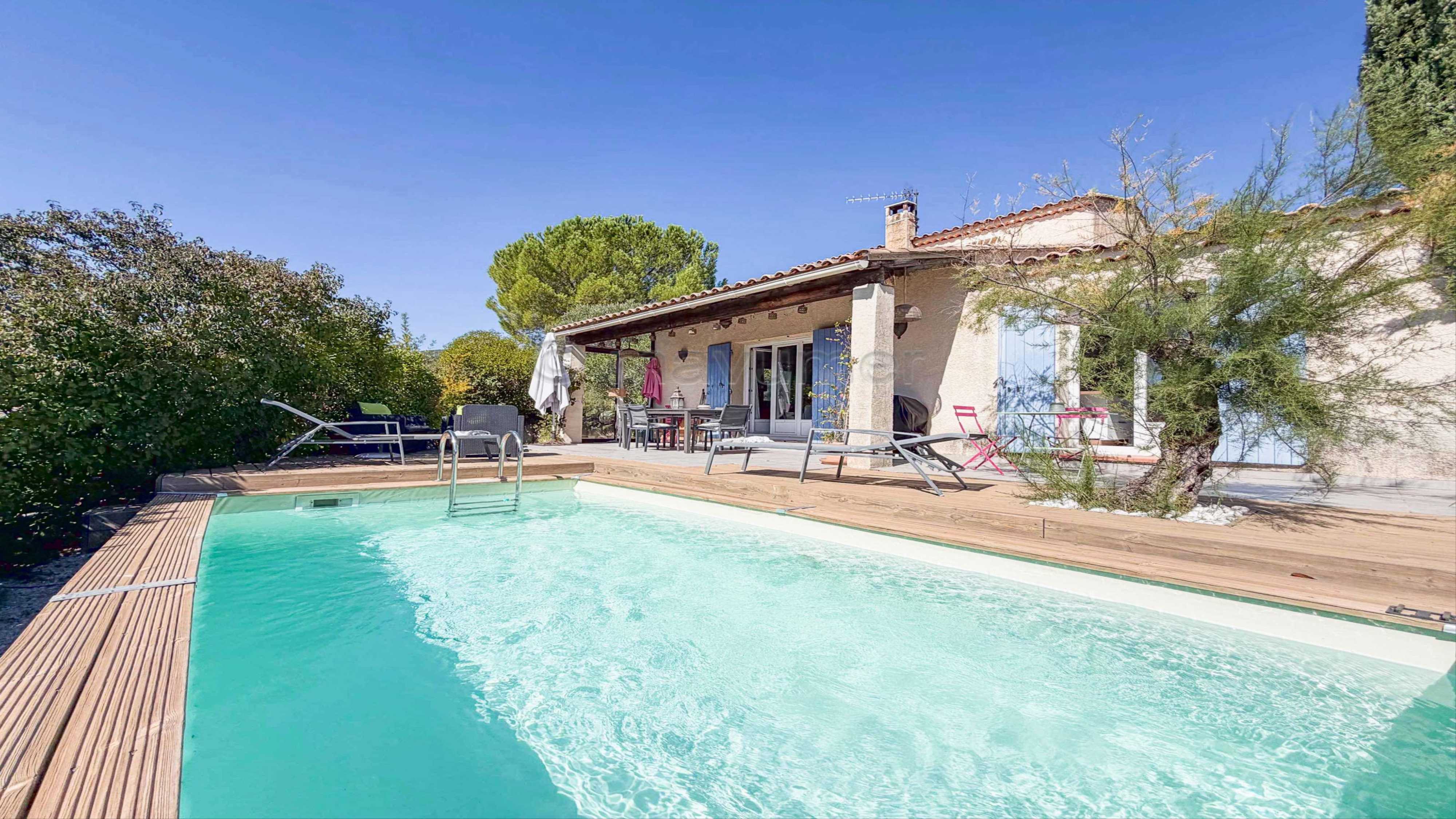 MAISON T4 LUMINEUSE AVEC PISCINE, GARAGE ET VUE DÉGAGÉE – SAINT-ZACHARIE n°12