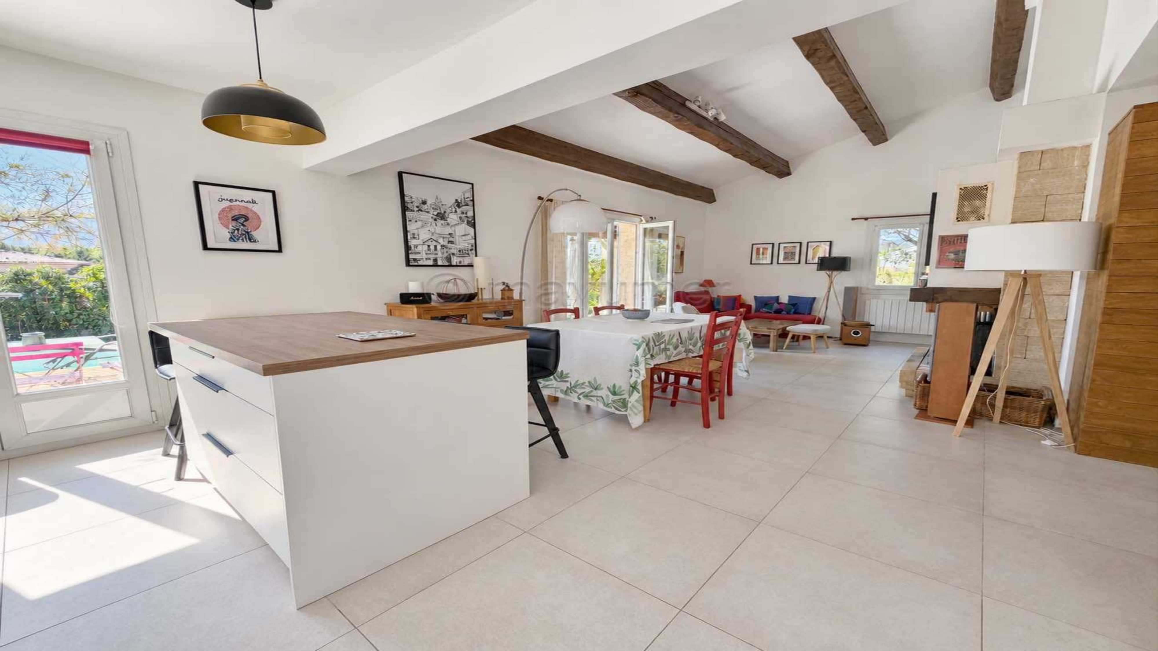 MAISON T4 LUMINEUSE AVEC PISCINE, GARAGE ET VUE DÉGAGÉE – SAINT-ZACHARIE n°1